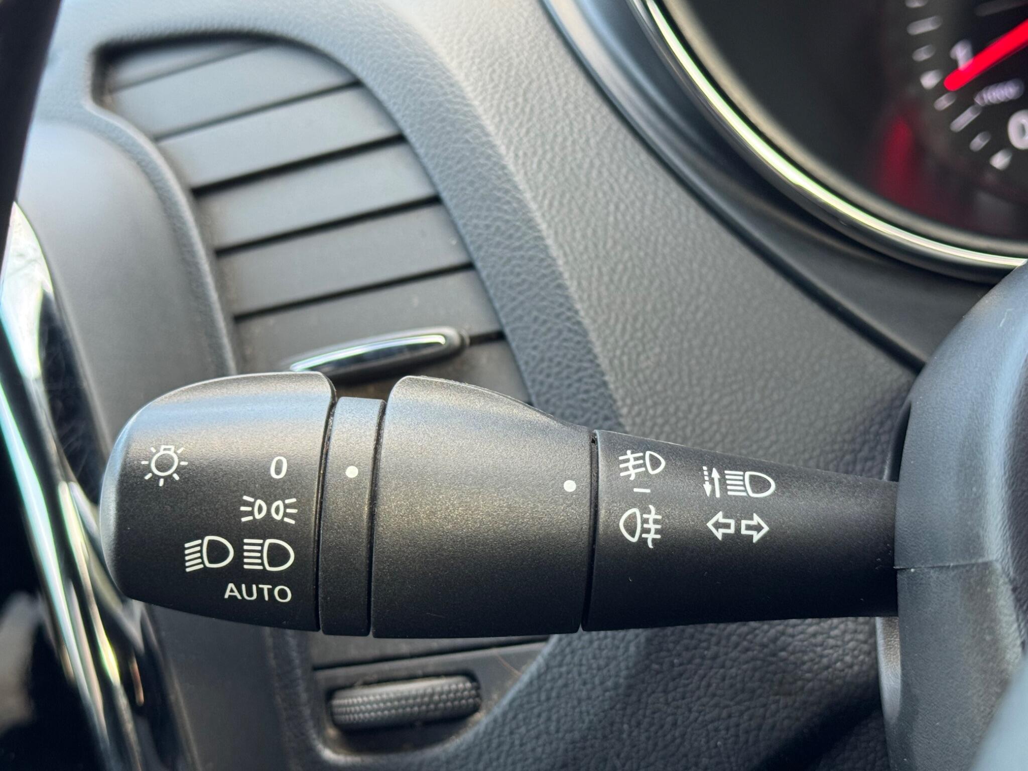 Renault Captur - Image 24