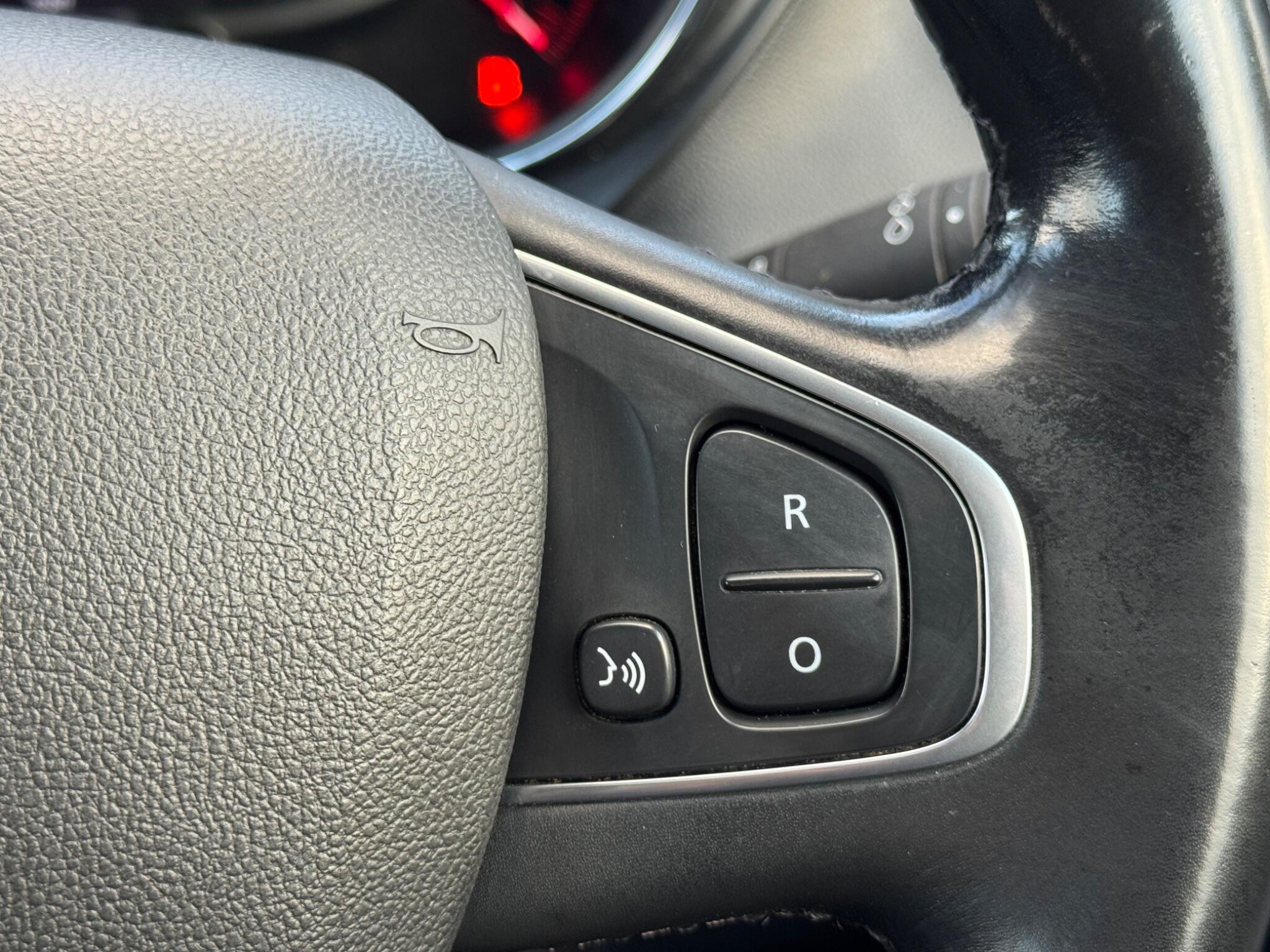 Renault Captur - Image 25