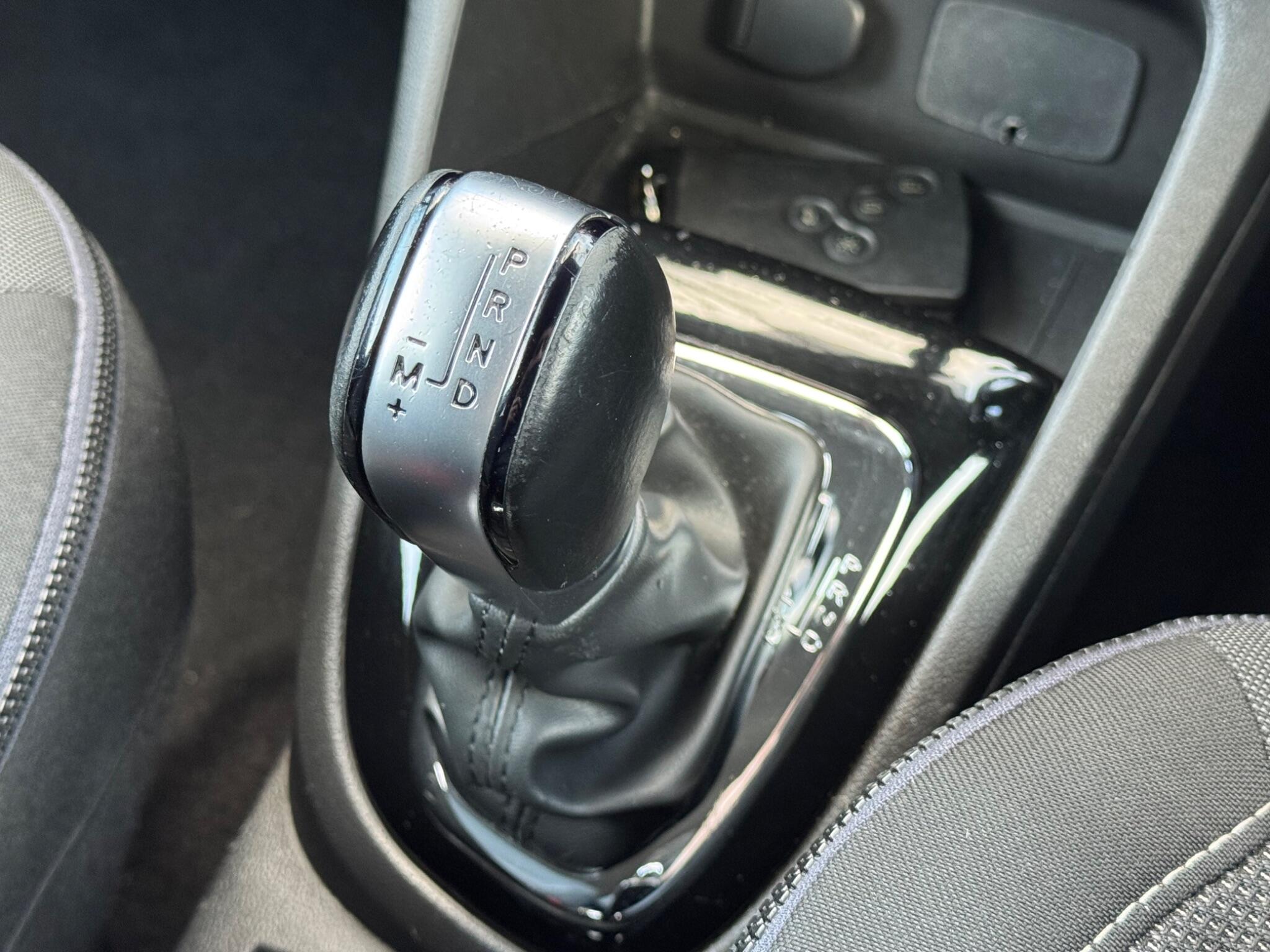 Renault Captur - Image 11