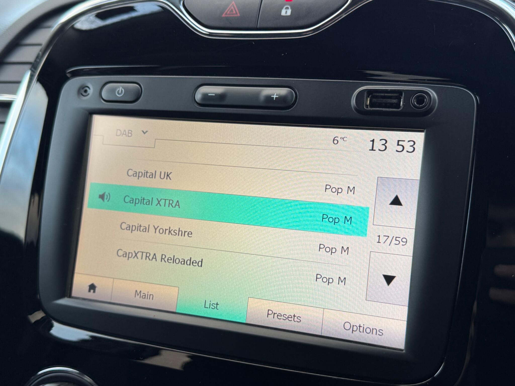 Renault Captur - Image 35