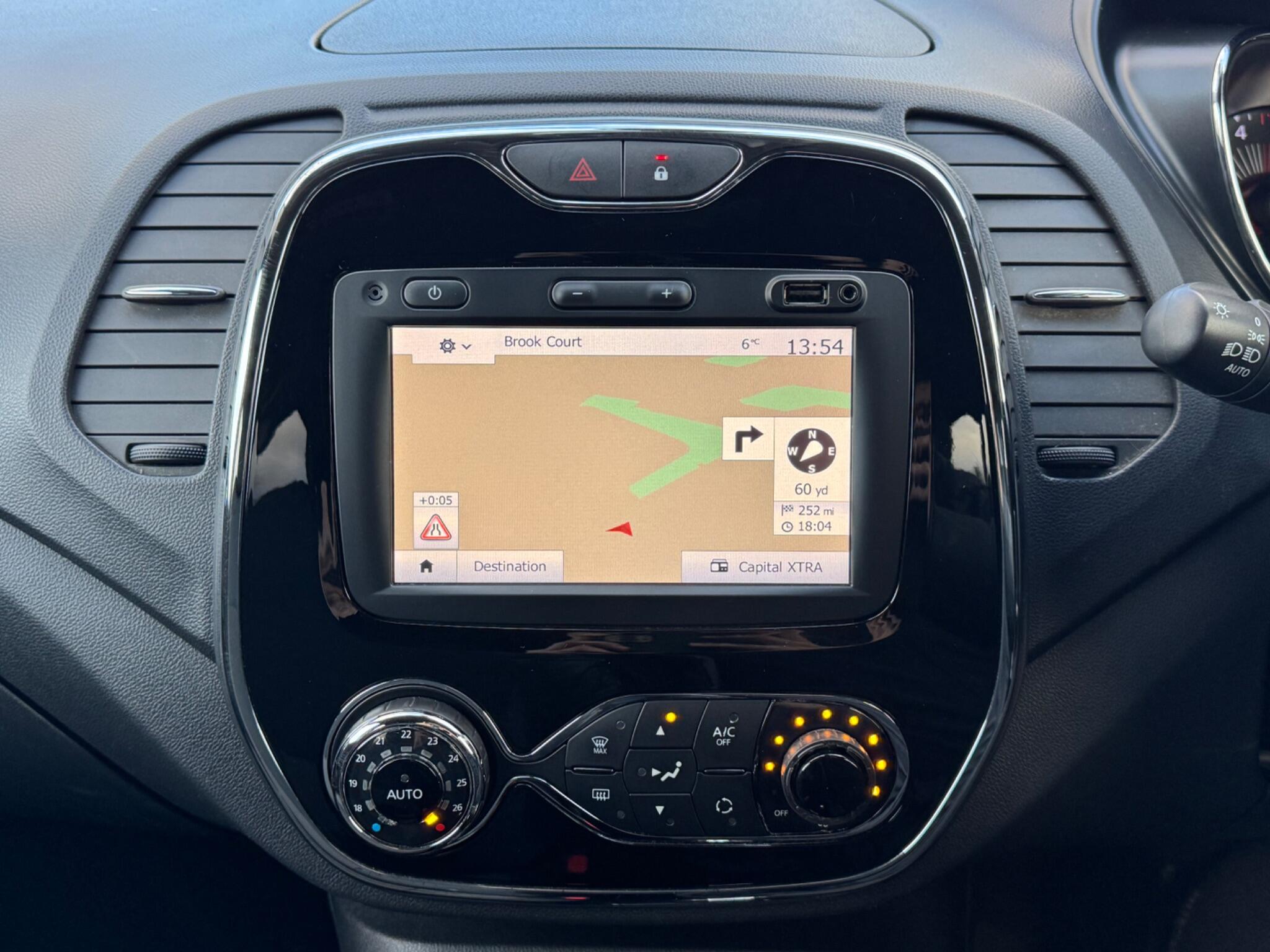 Renault Captur - Image 39