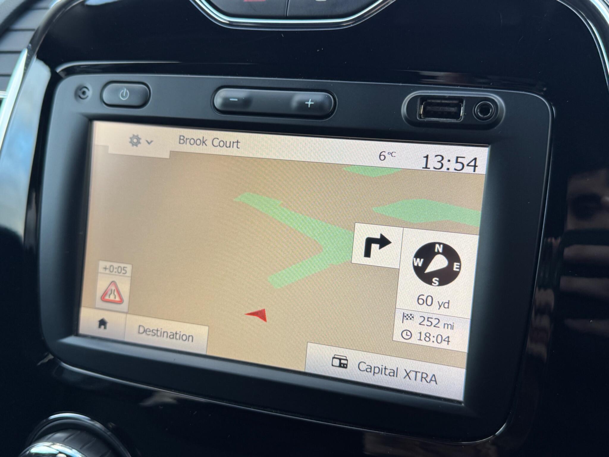 Renault Captur - Image 40