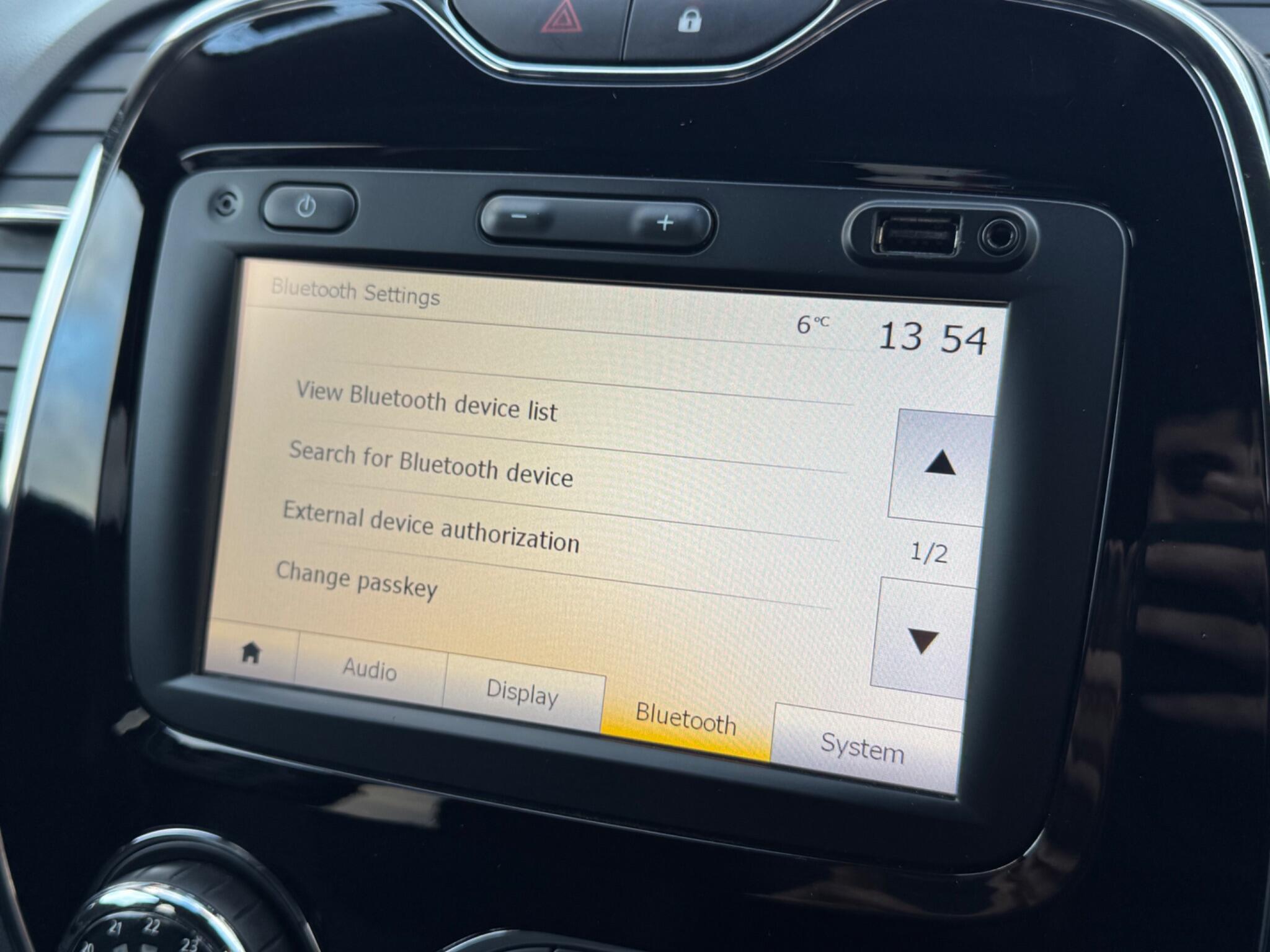 Renault Captur - Image 41