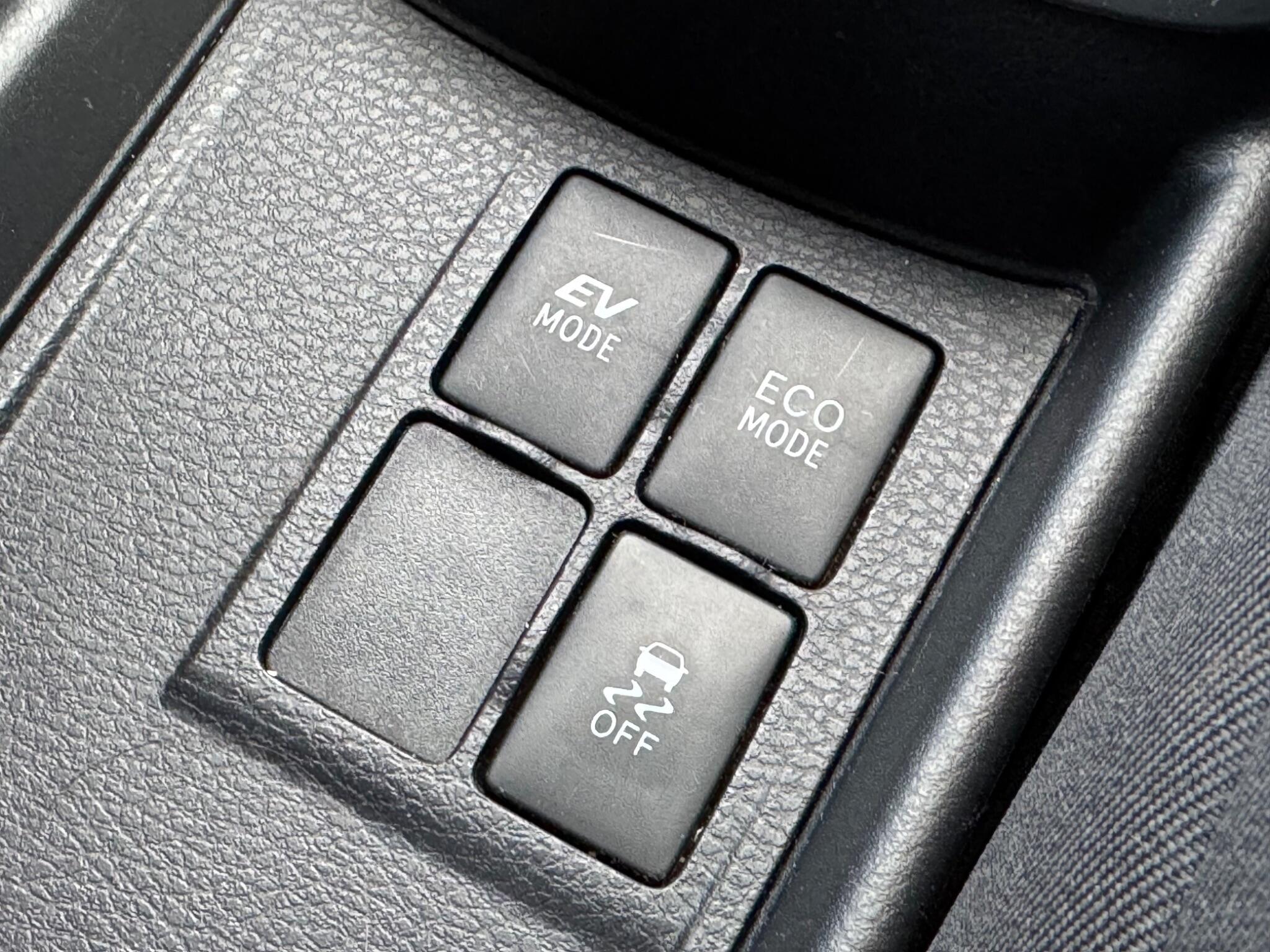 Toyota Yaris - Image 29