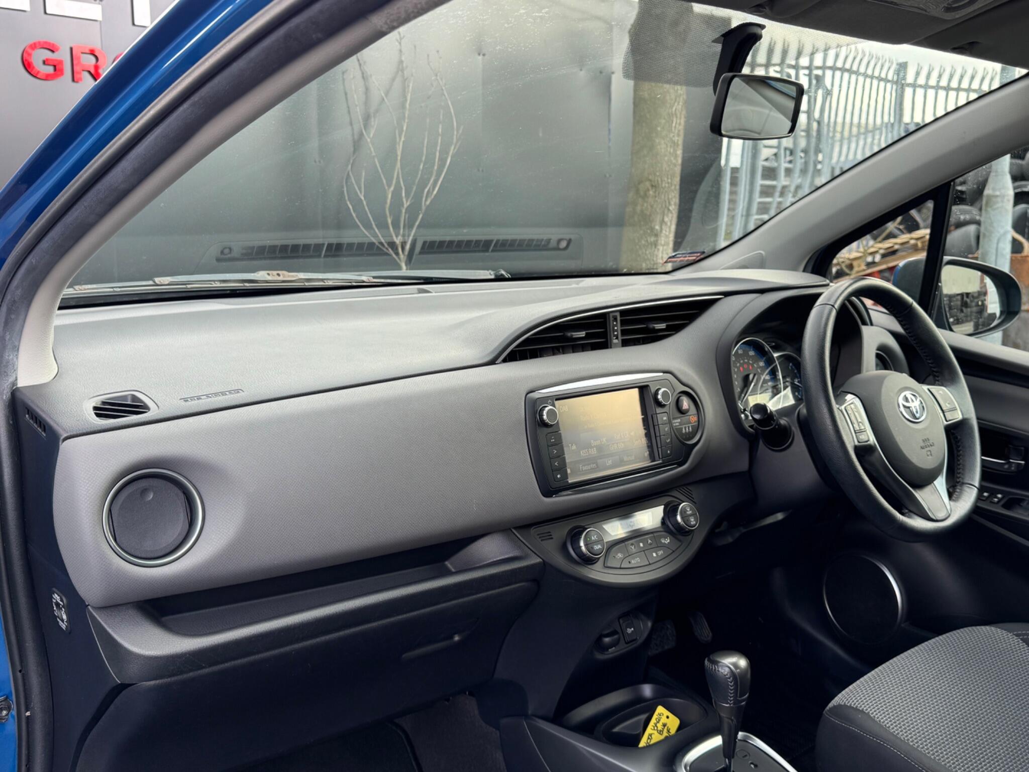 Toyota Yaris - Image 40