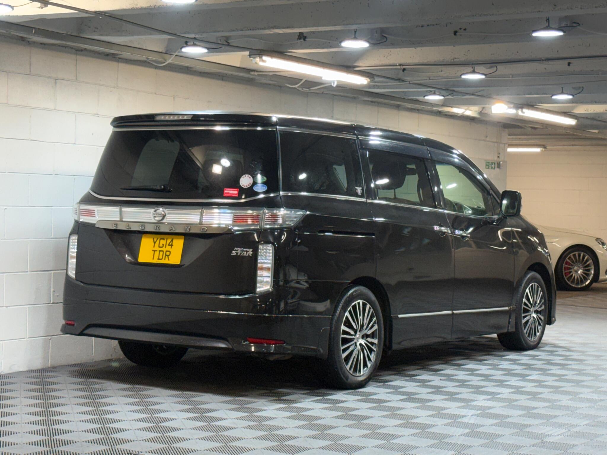 Nissan Elgrand - Image 4