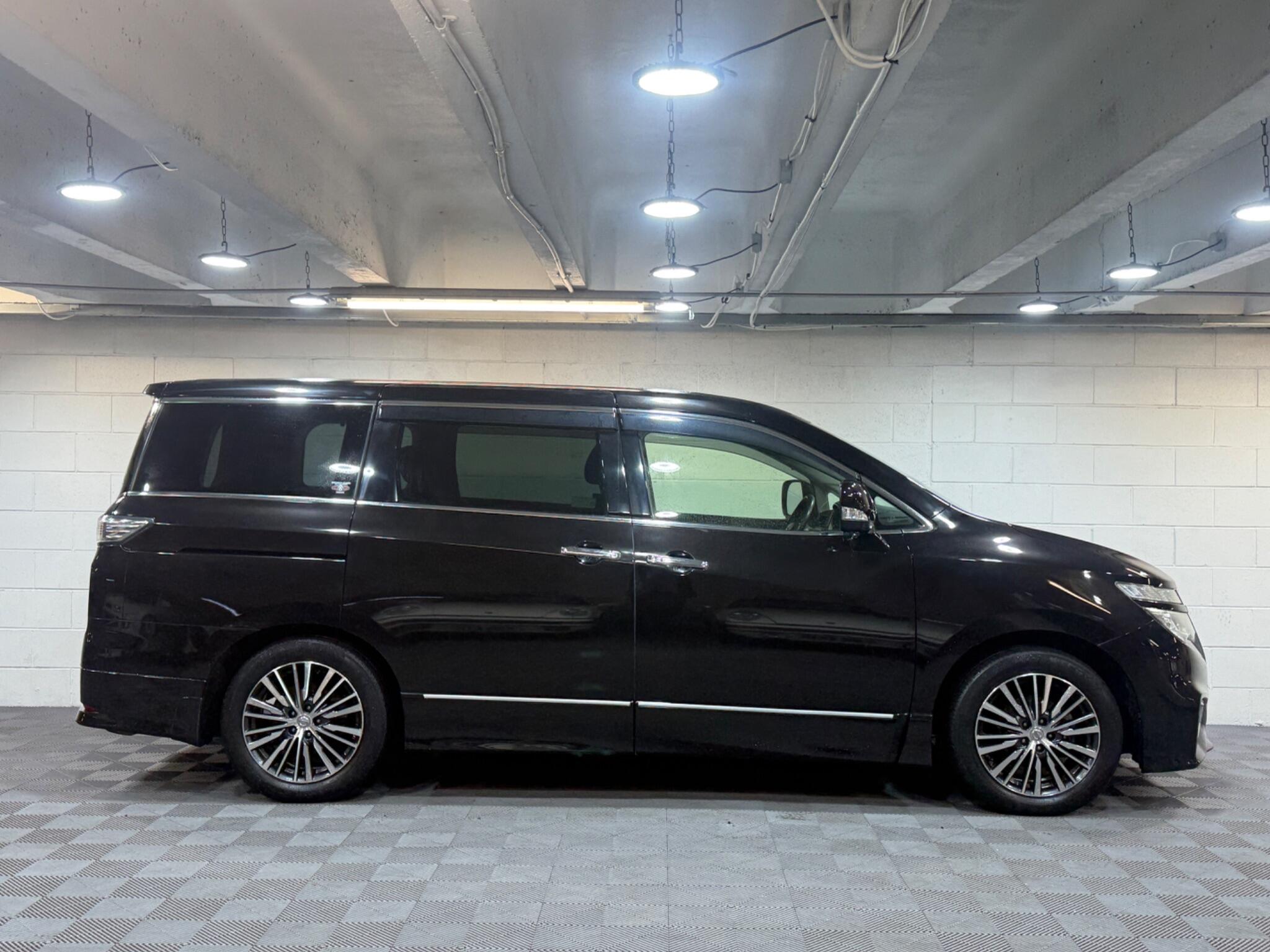Nissan Elgrand - Image 5