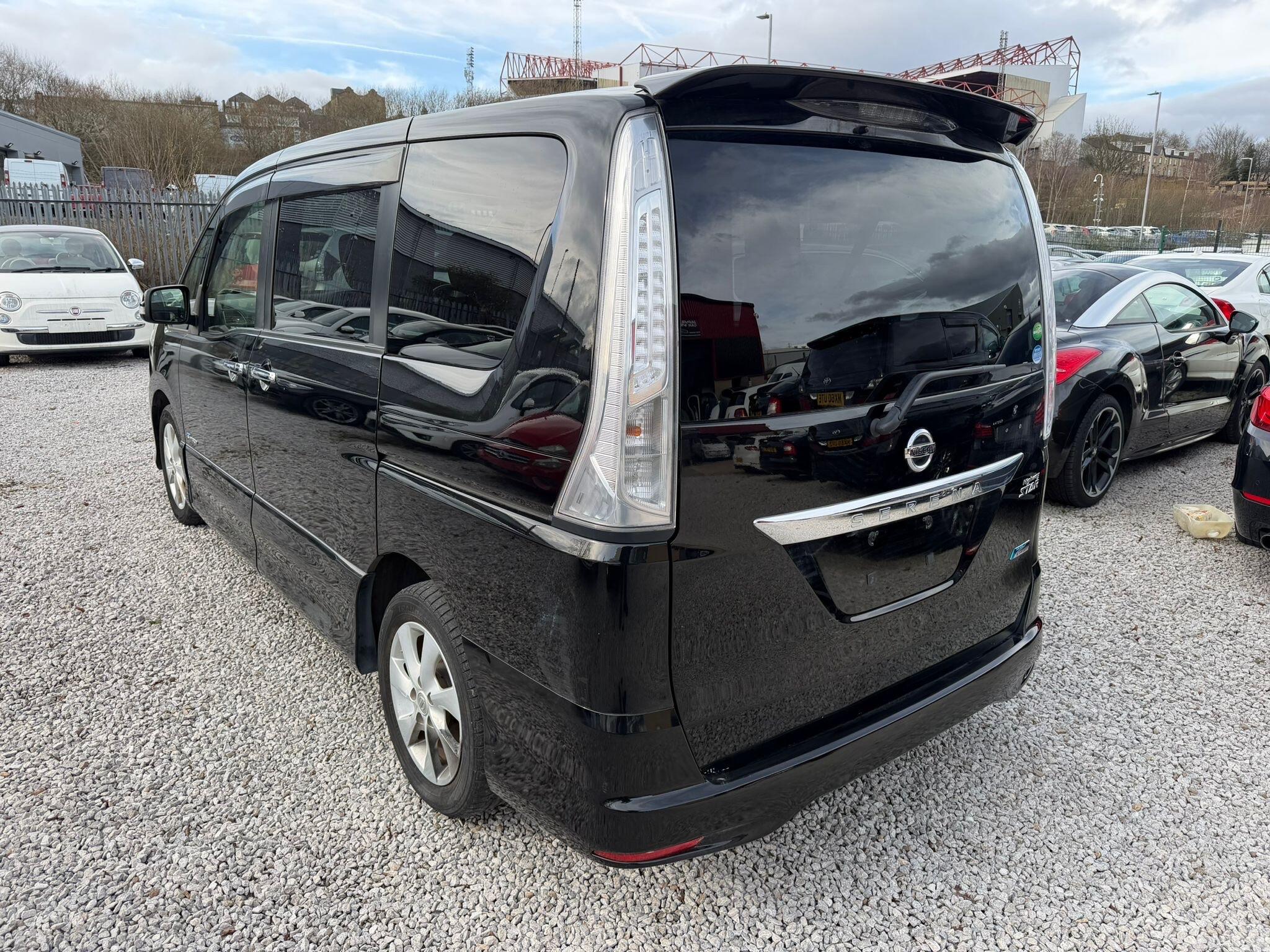 Nissan Serena - Image 6