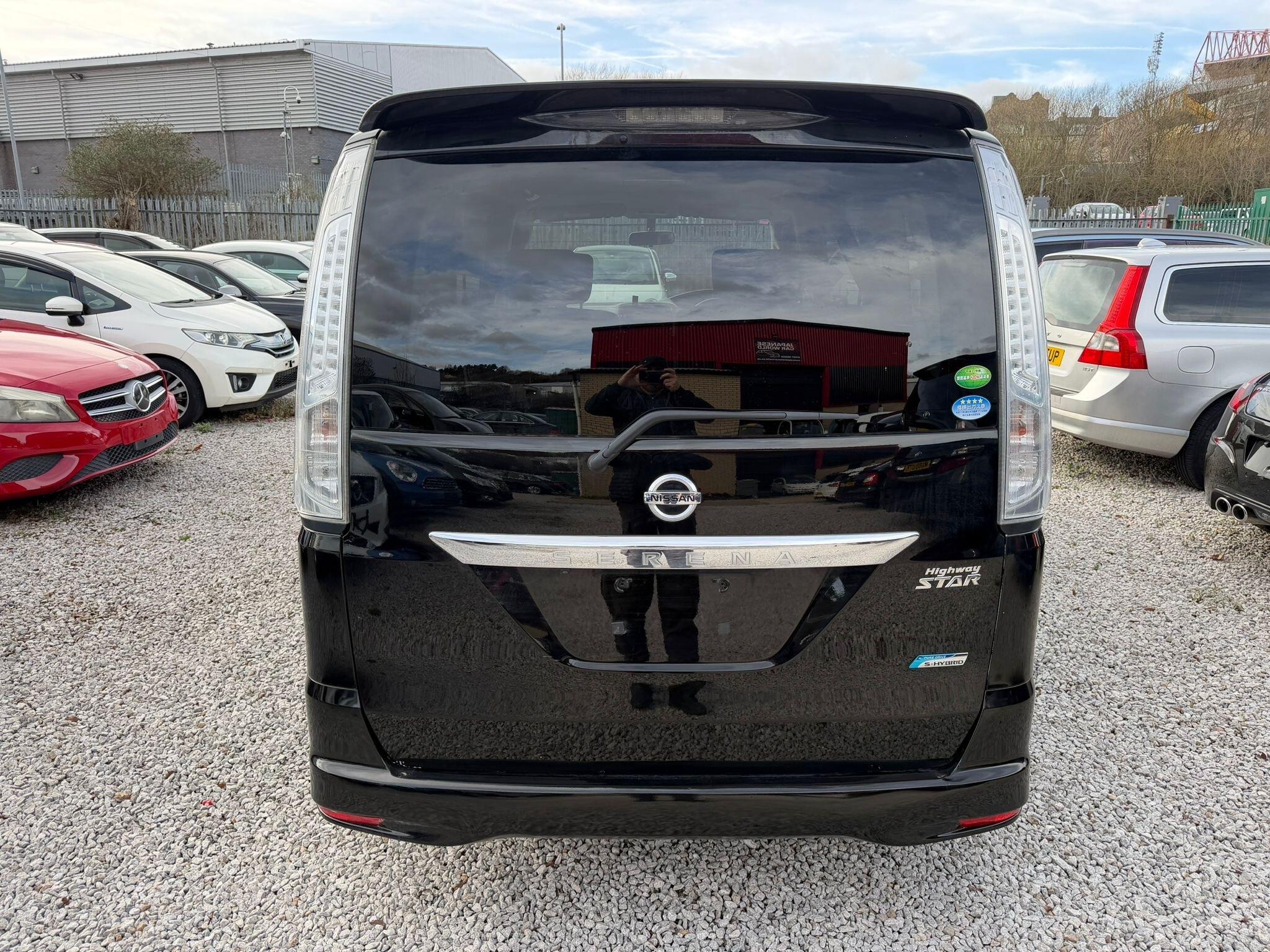 Nissan Serena - Image 7