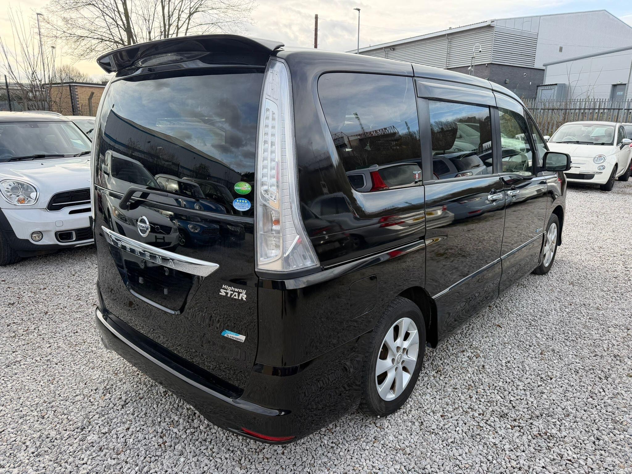 Nissan Serena - Image 8