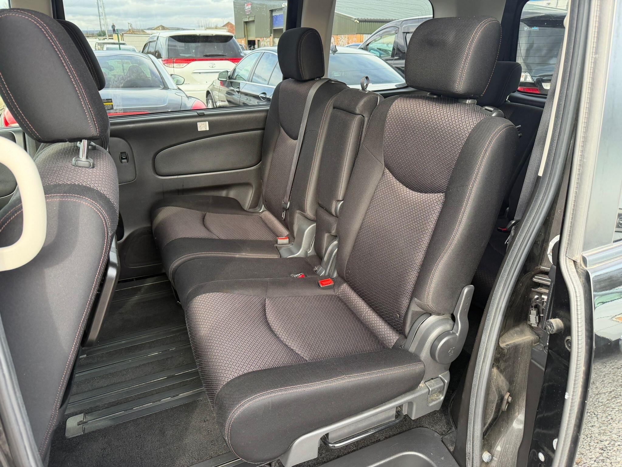 Nissan Serena - Image 18