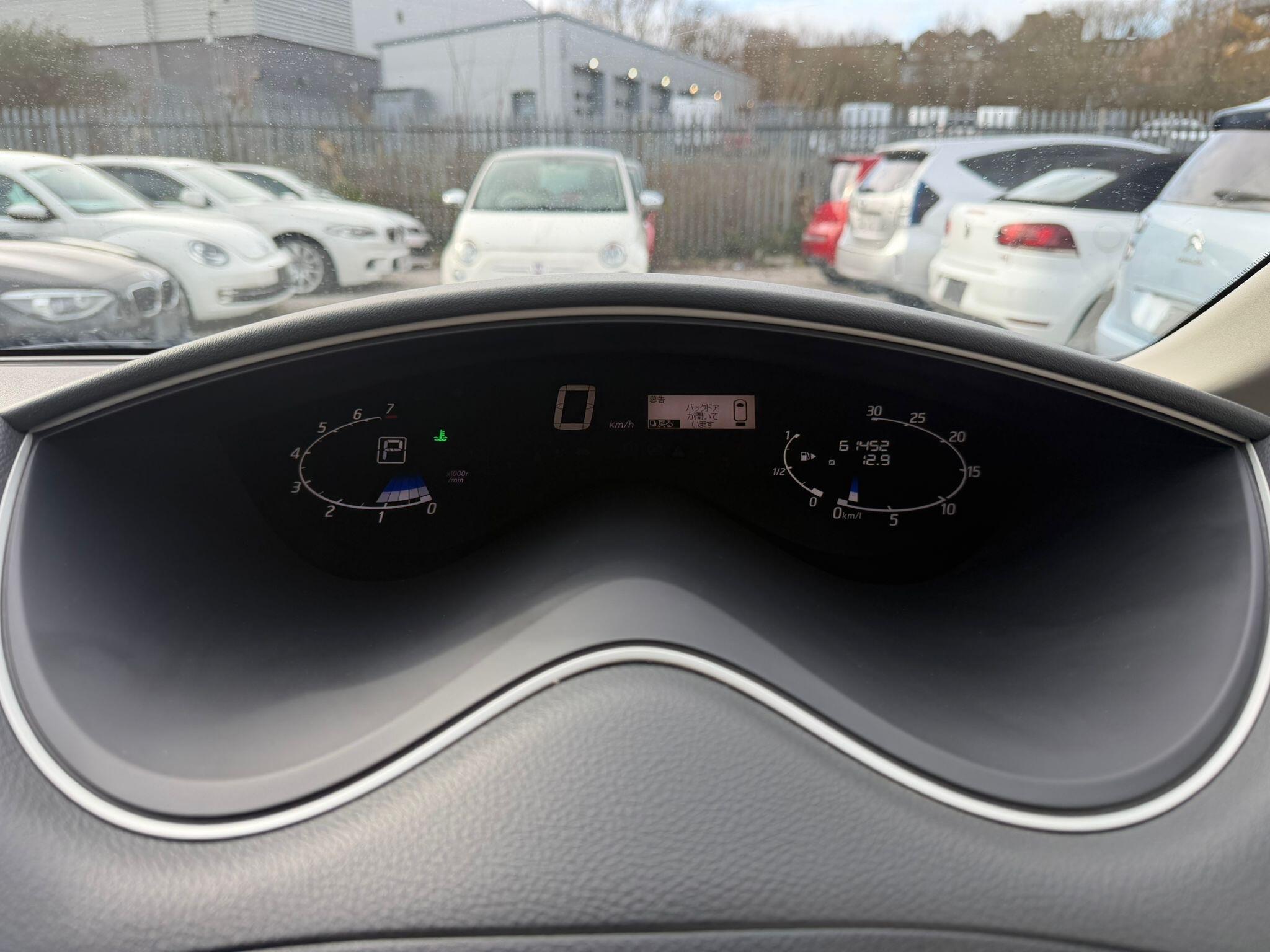 Nissan Serena - Image 22