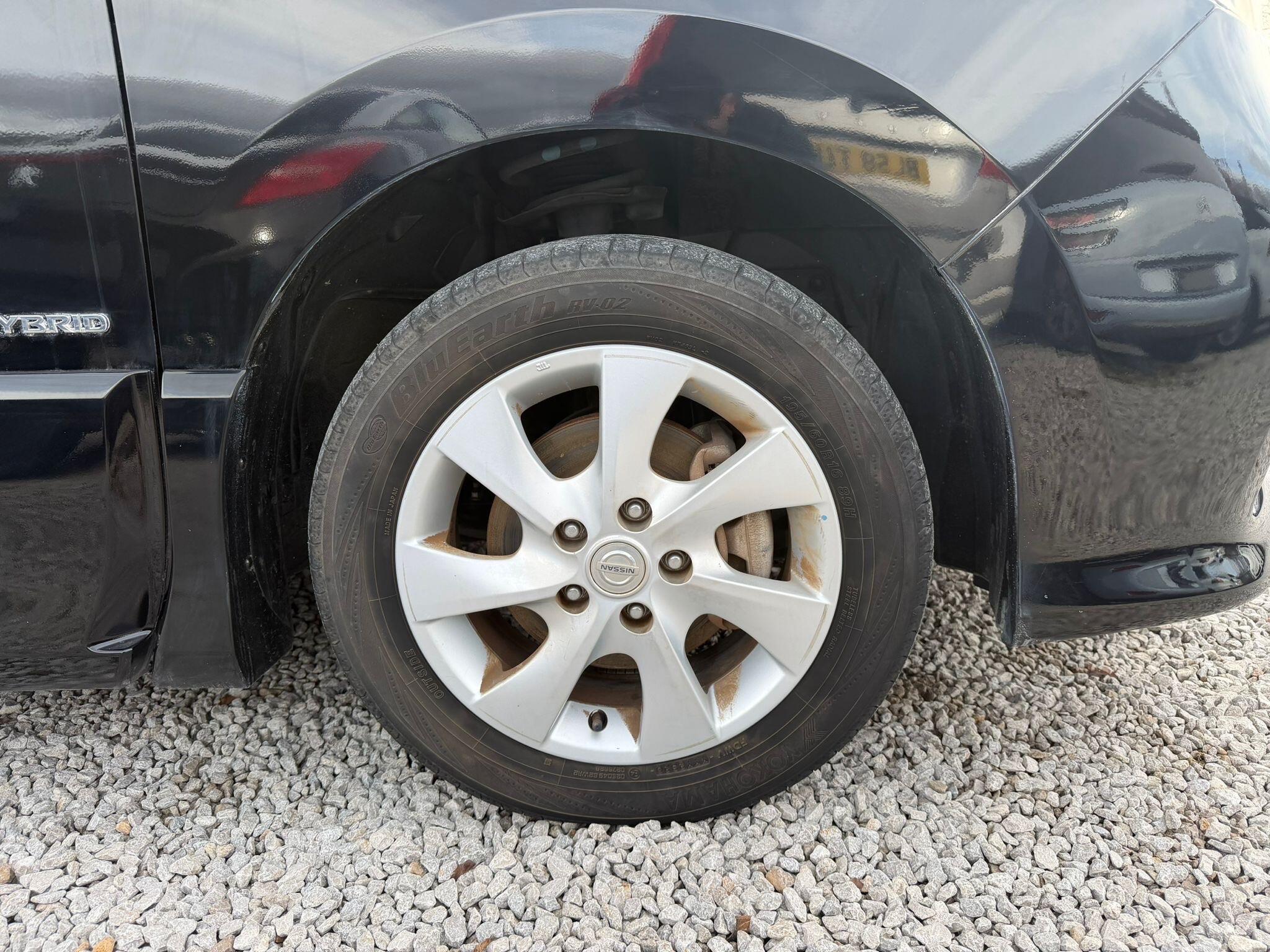 Nissan Serena - Image 25