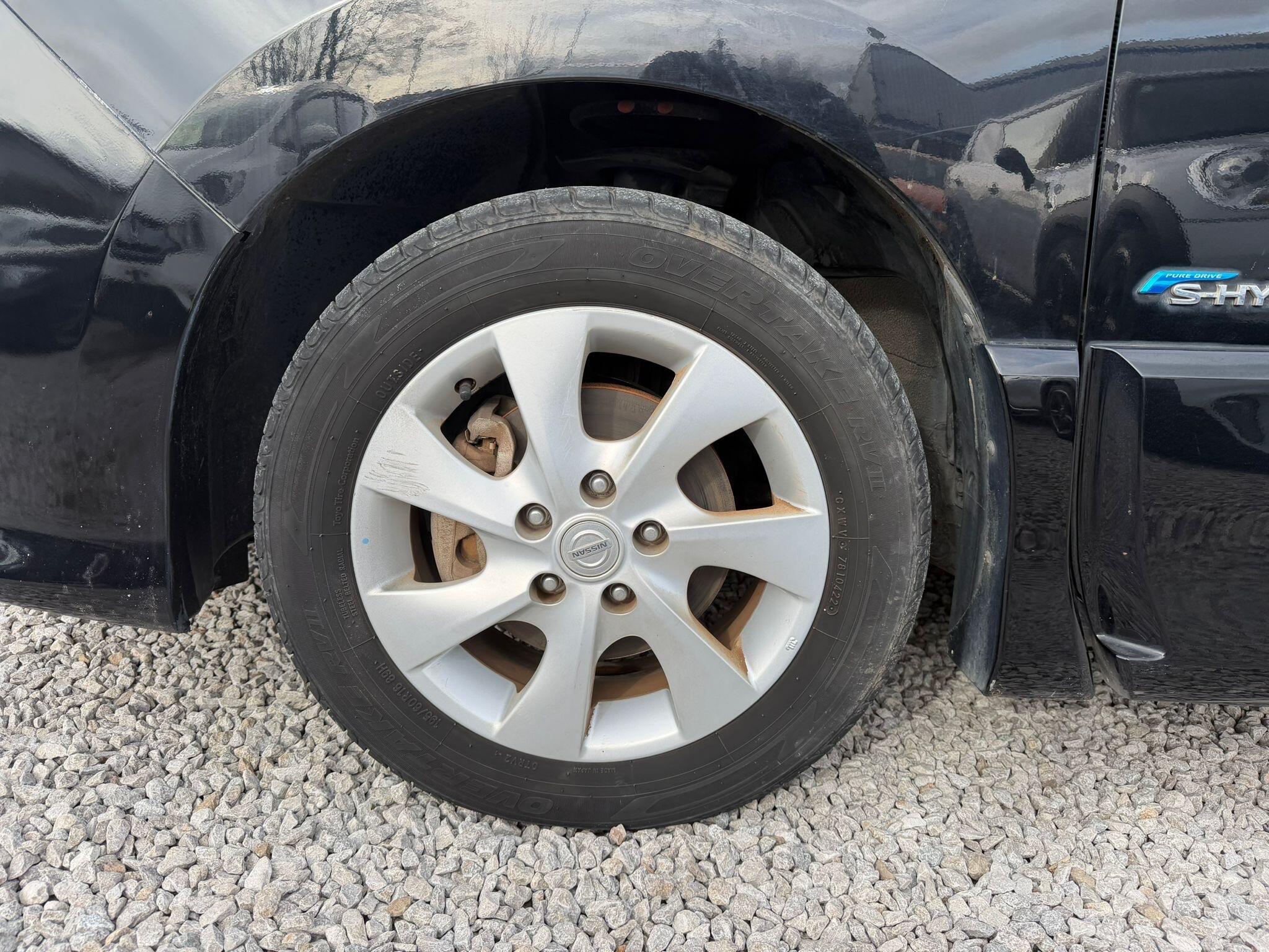 Nissan Serena - Image 28