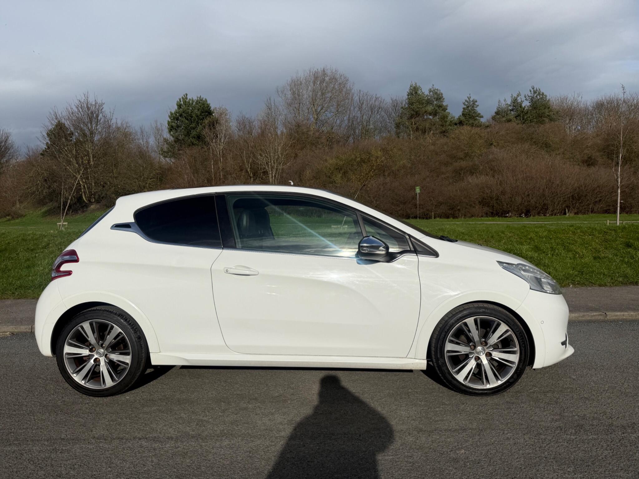 Peugeot 208 - Image 3
