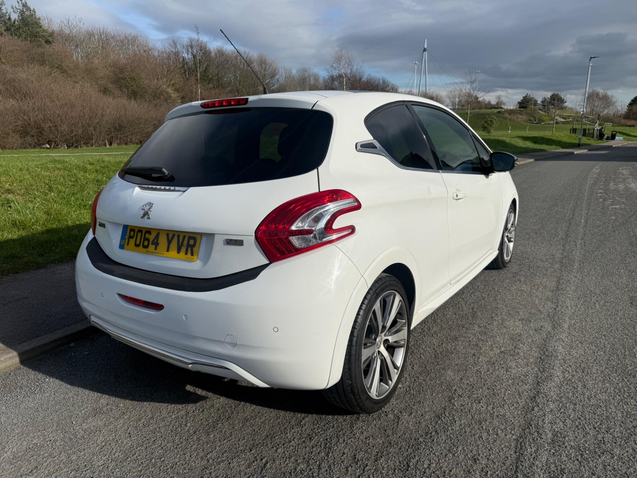 Peugeot 208 - Image 5