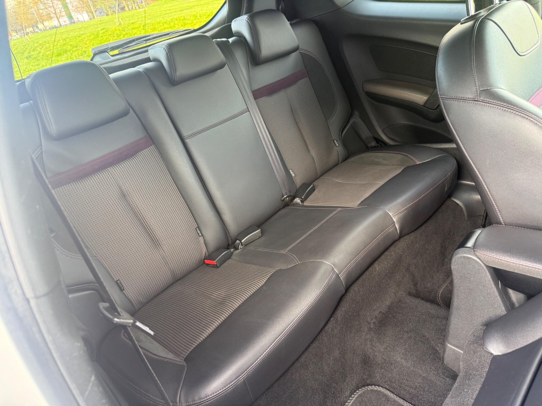 Peugeot 208 - Image 10