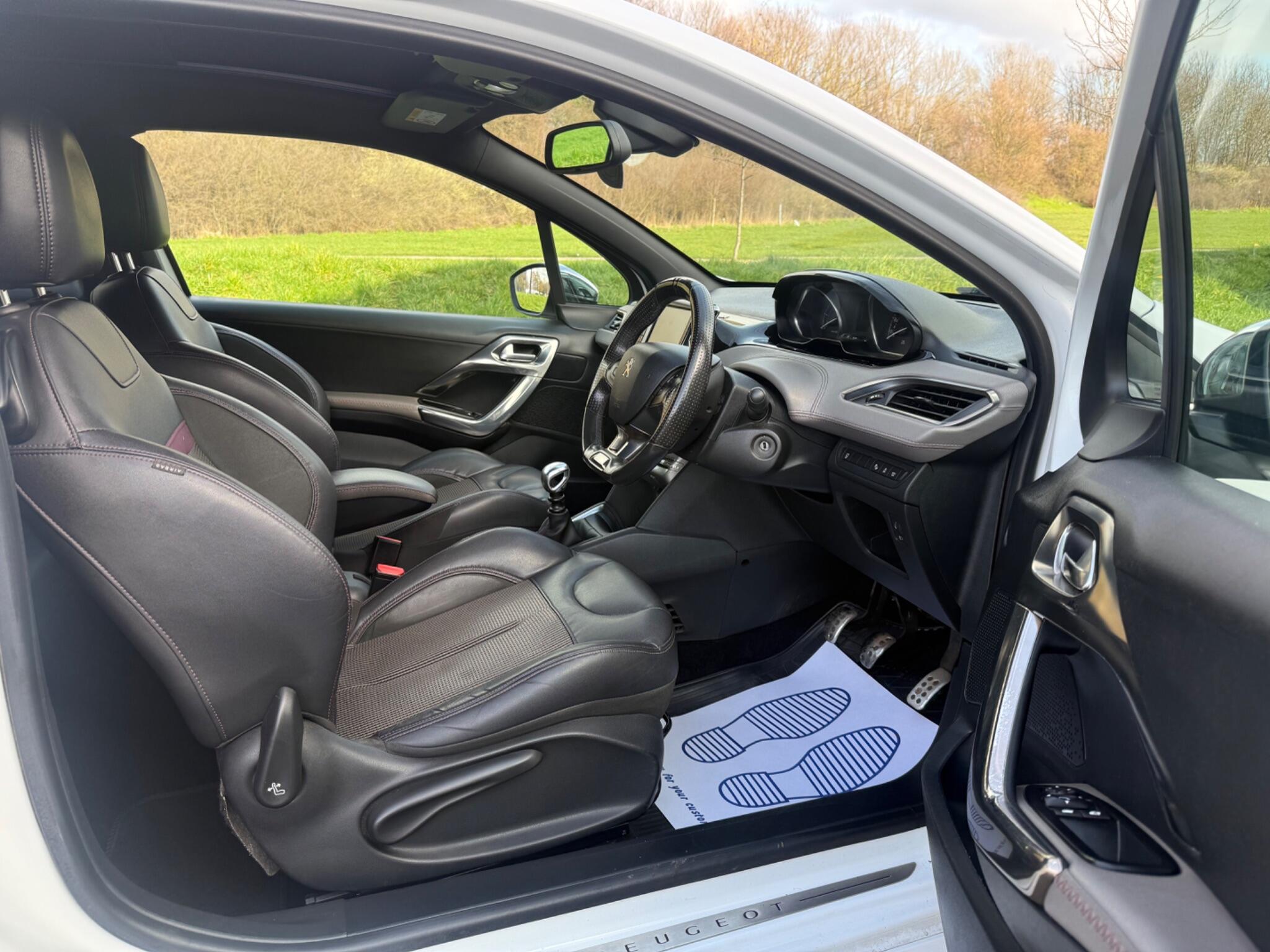 Peugeot 208 - Image 15