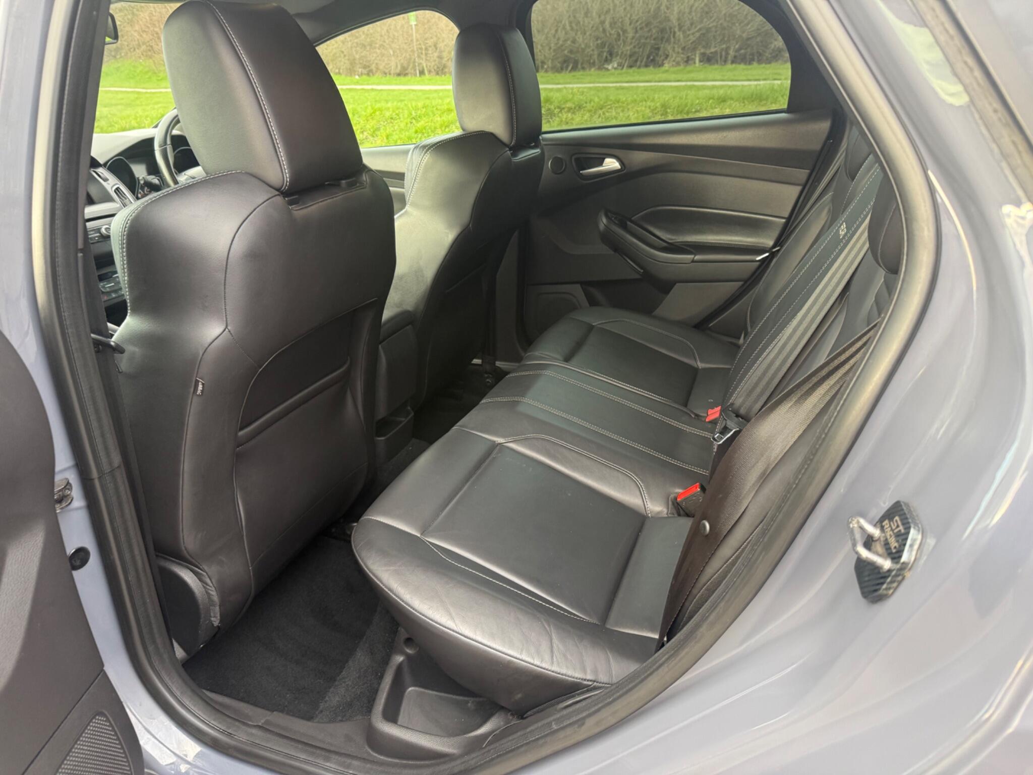 Ford Focus - Image 7