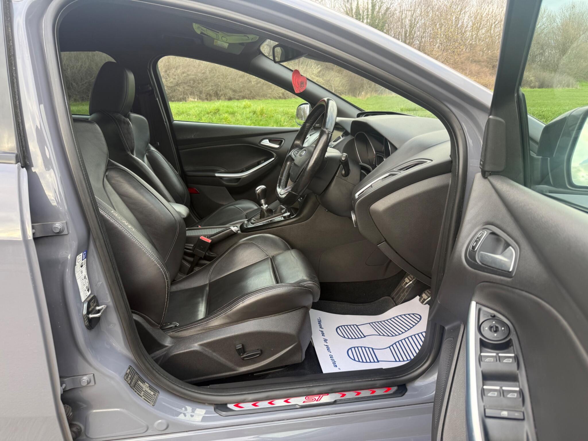 Ford Focus - Image 16