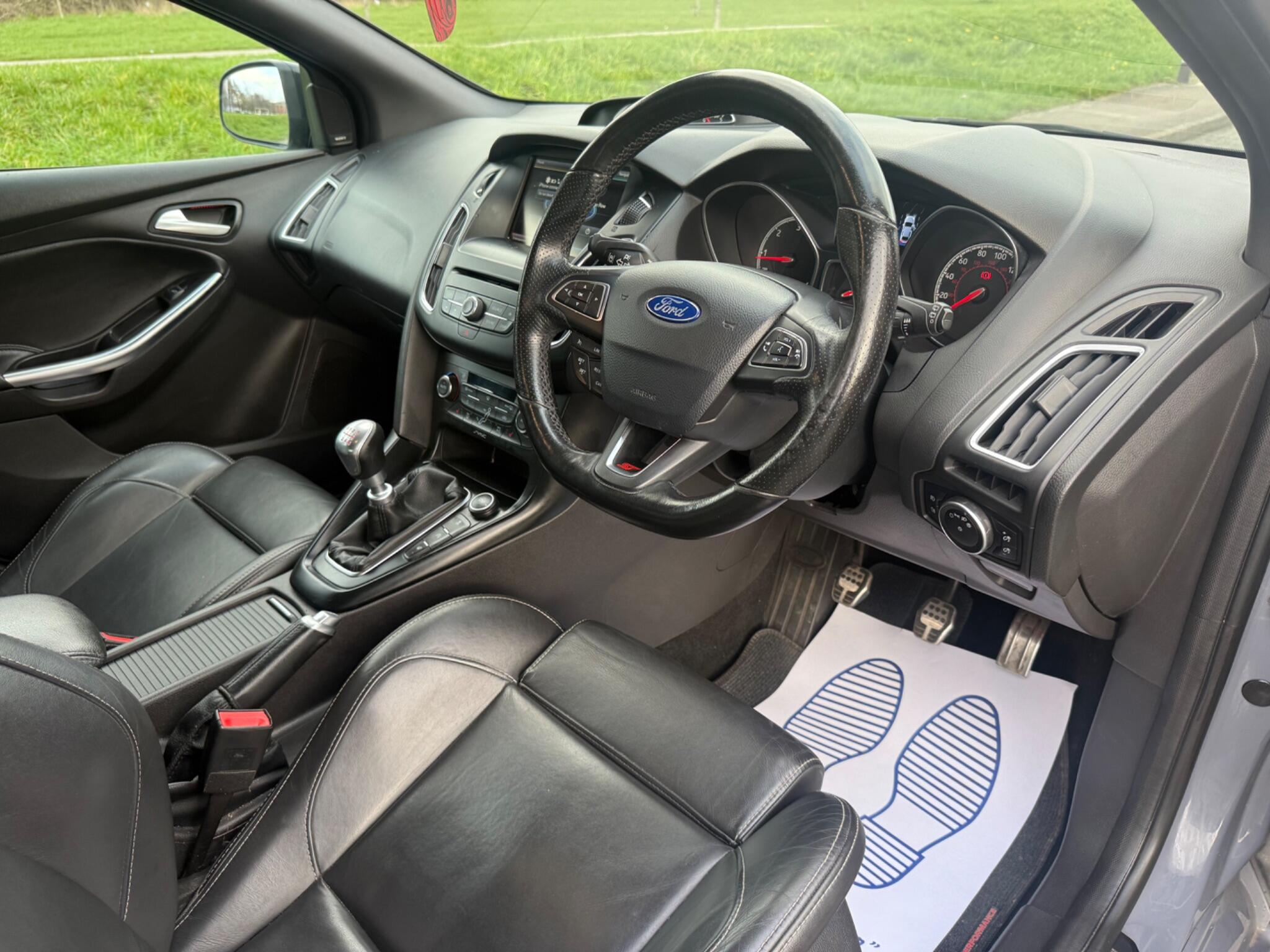 Ford Focus - Image 22