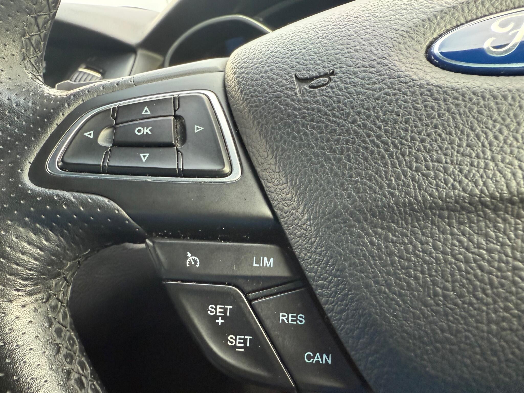 Ford Focus - Image 17