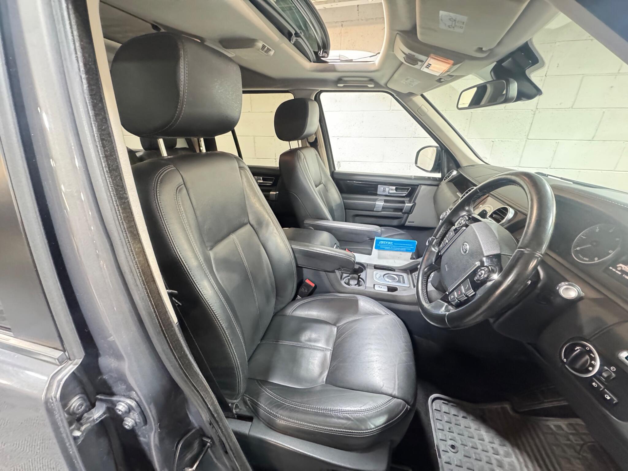 Land Rover DISCOVERY 4 - Image 8