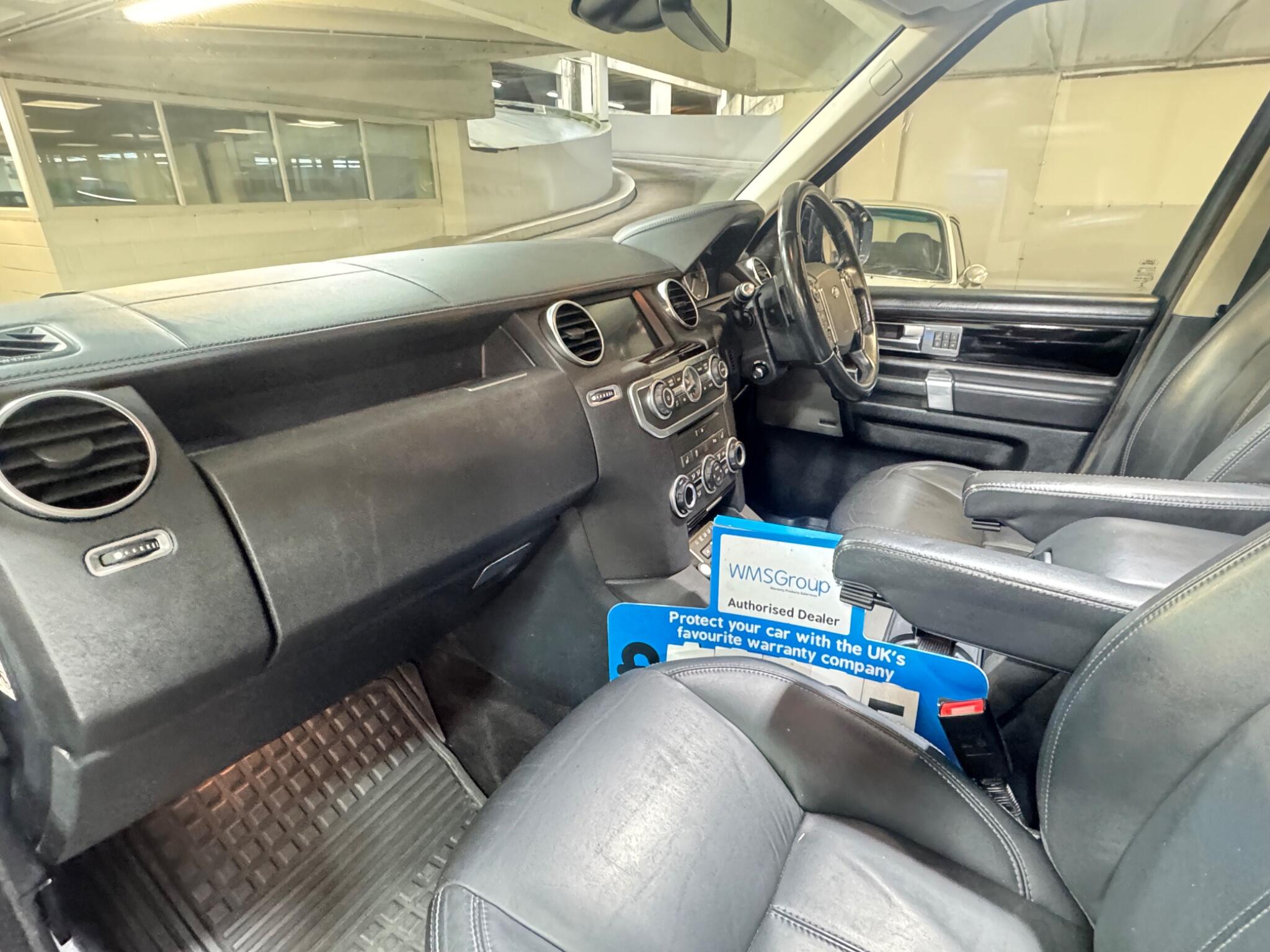 Land Rover DISCOVERY 4 - Image 11