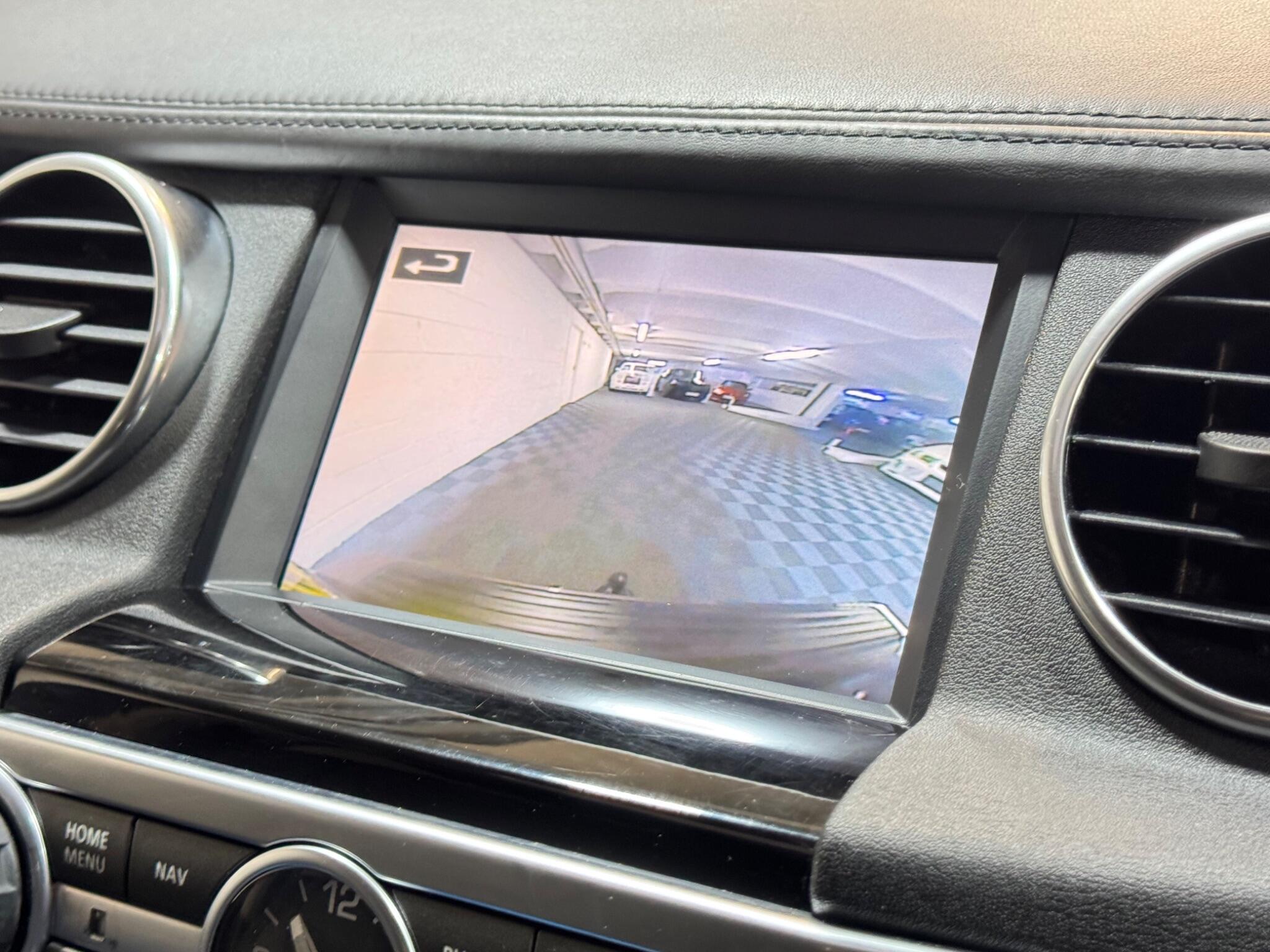 Land Rover DISCOVERY 4 - Image 18