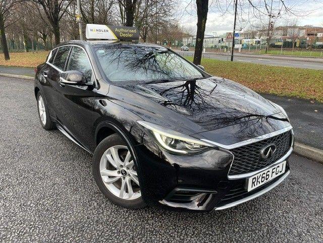 Infiniti Q30