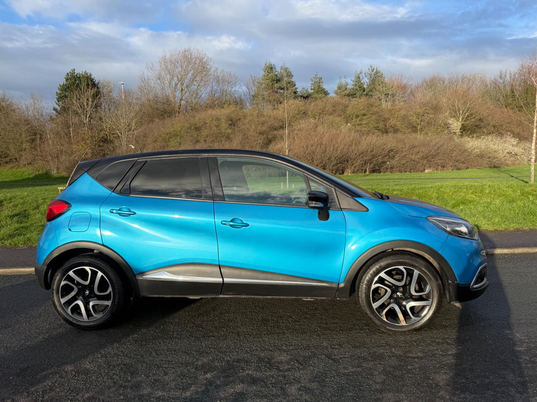 Renault Captur - Image 2