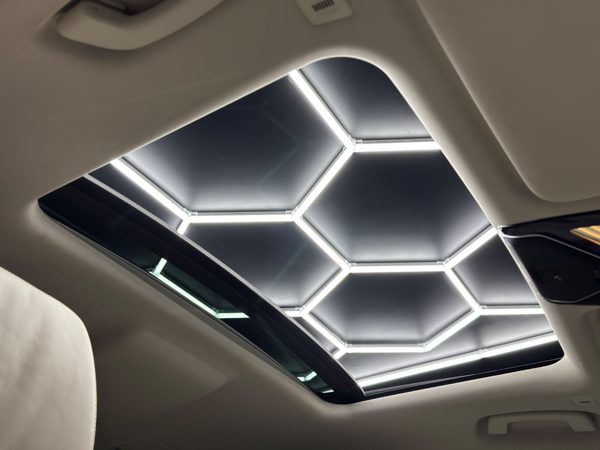 BMW 7 Series - Image 2