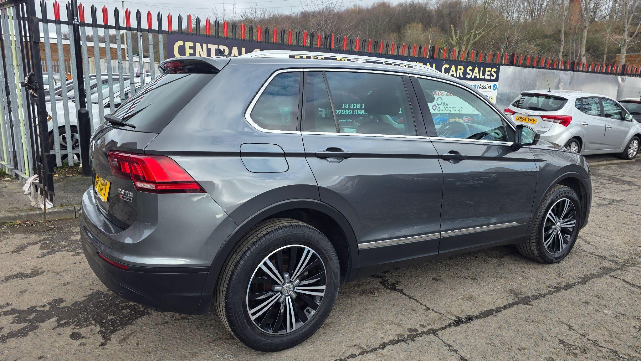 Volkswagen Tiguan - Image 11