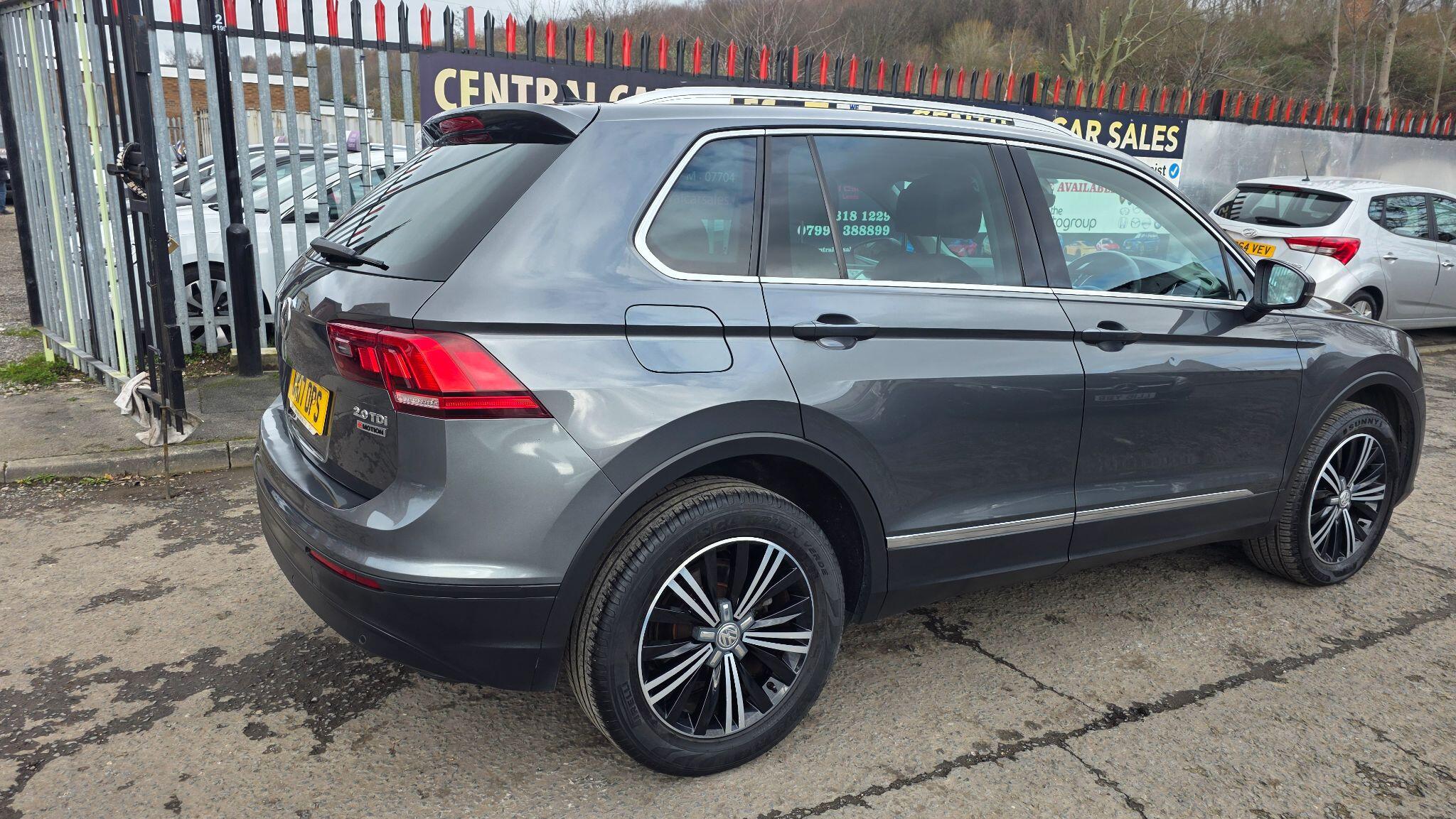 Volkswagen Tiguan - Image 13