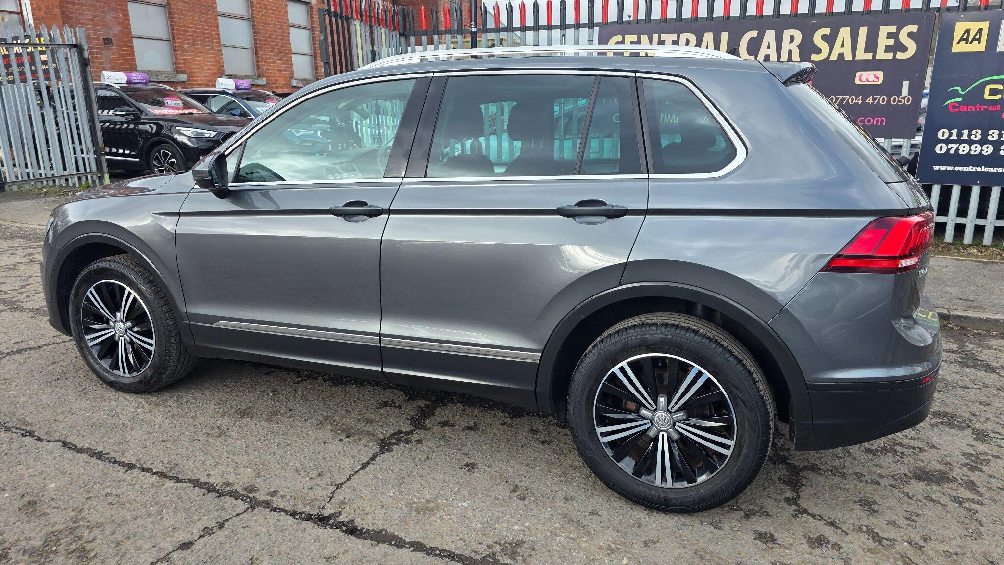 Volkswagen Tiguan - Image 17
