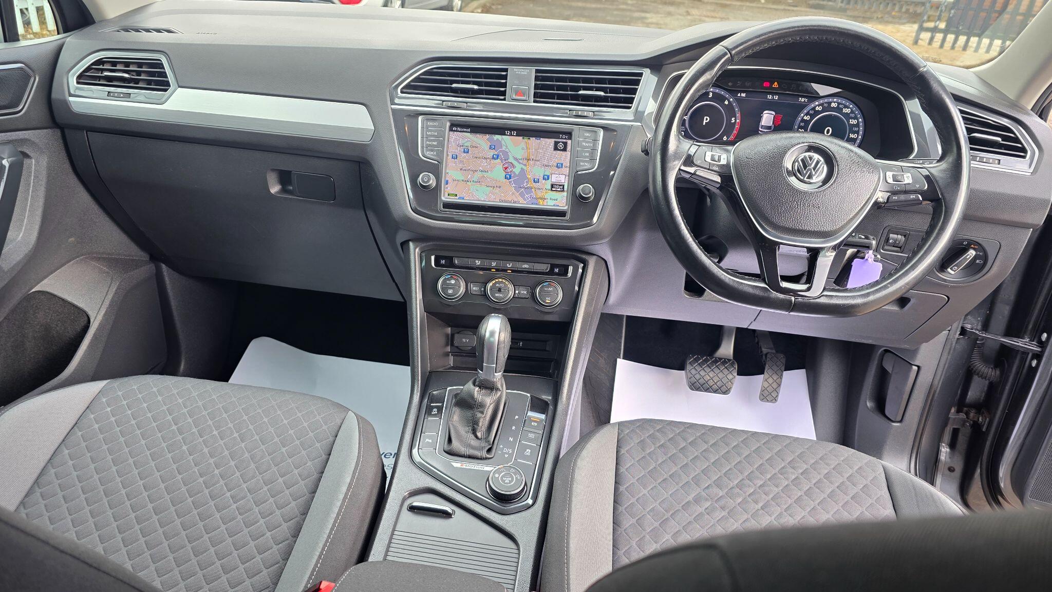 Volkswagen Tiguan - Image 26