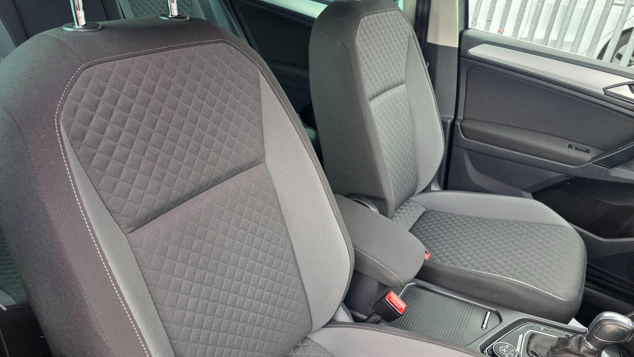 Volkswagen Tiguan - Image 27