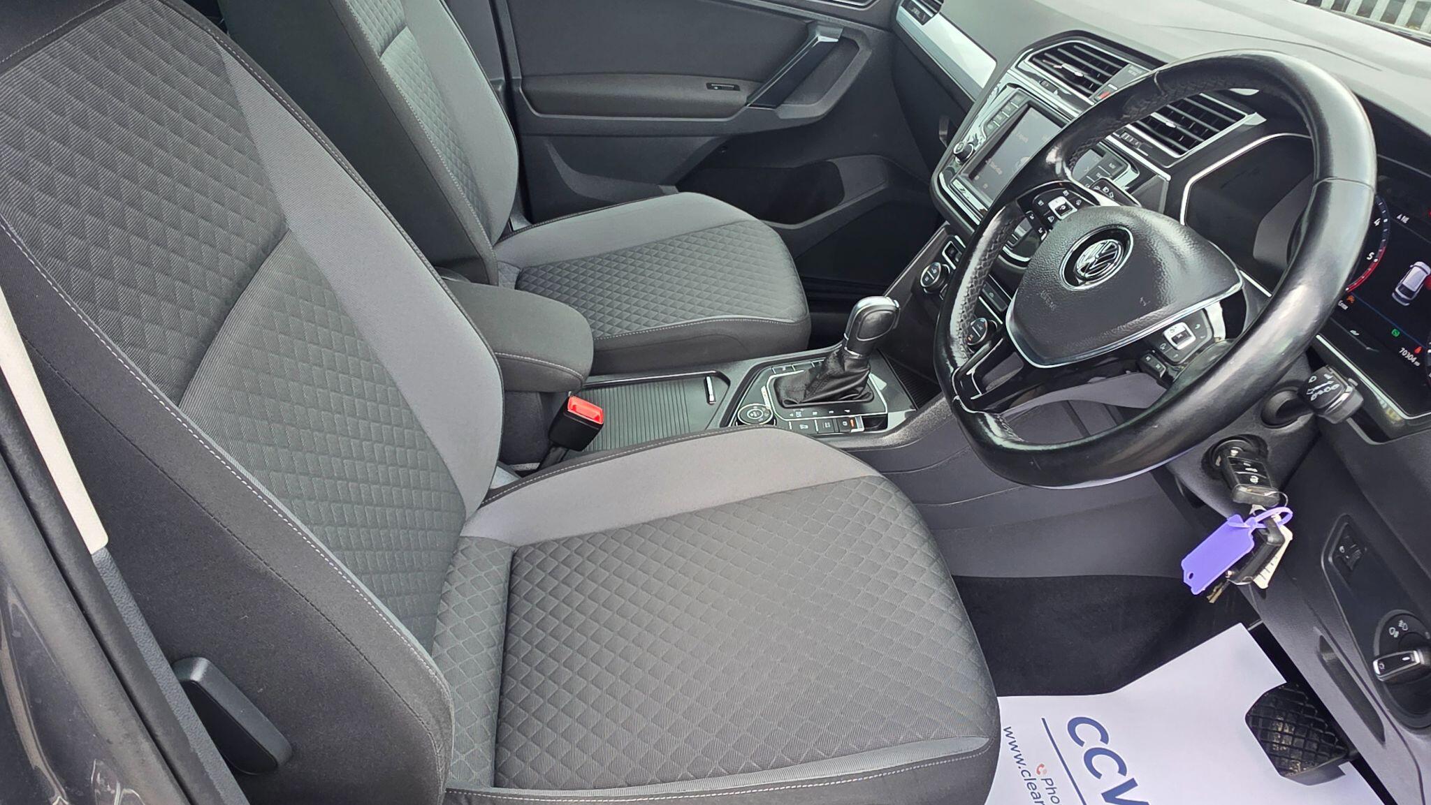 Volkswagen Tiguan - Image 28