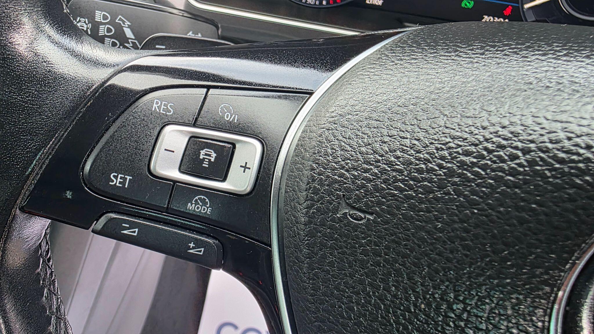 Volkswagen Tiguan - Image 29