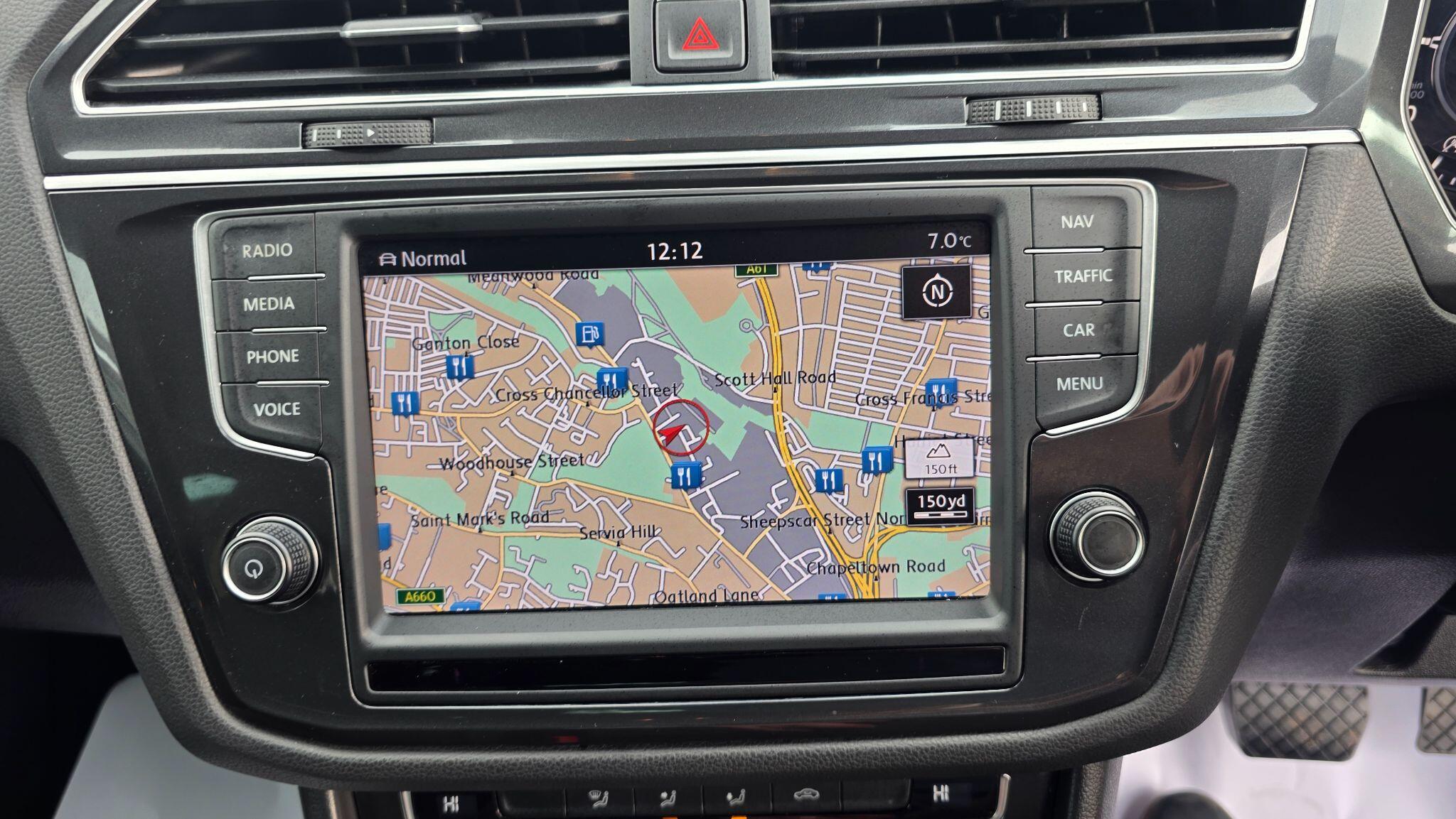 Volkswagen Tiguan - Image 37