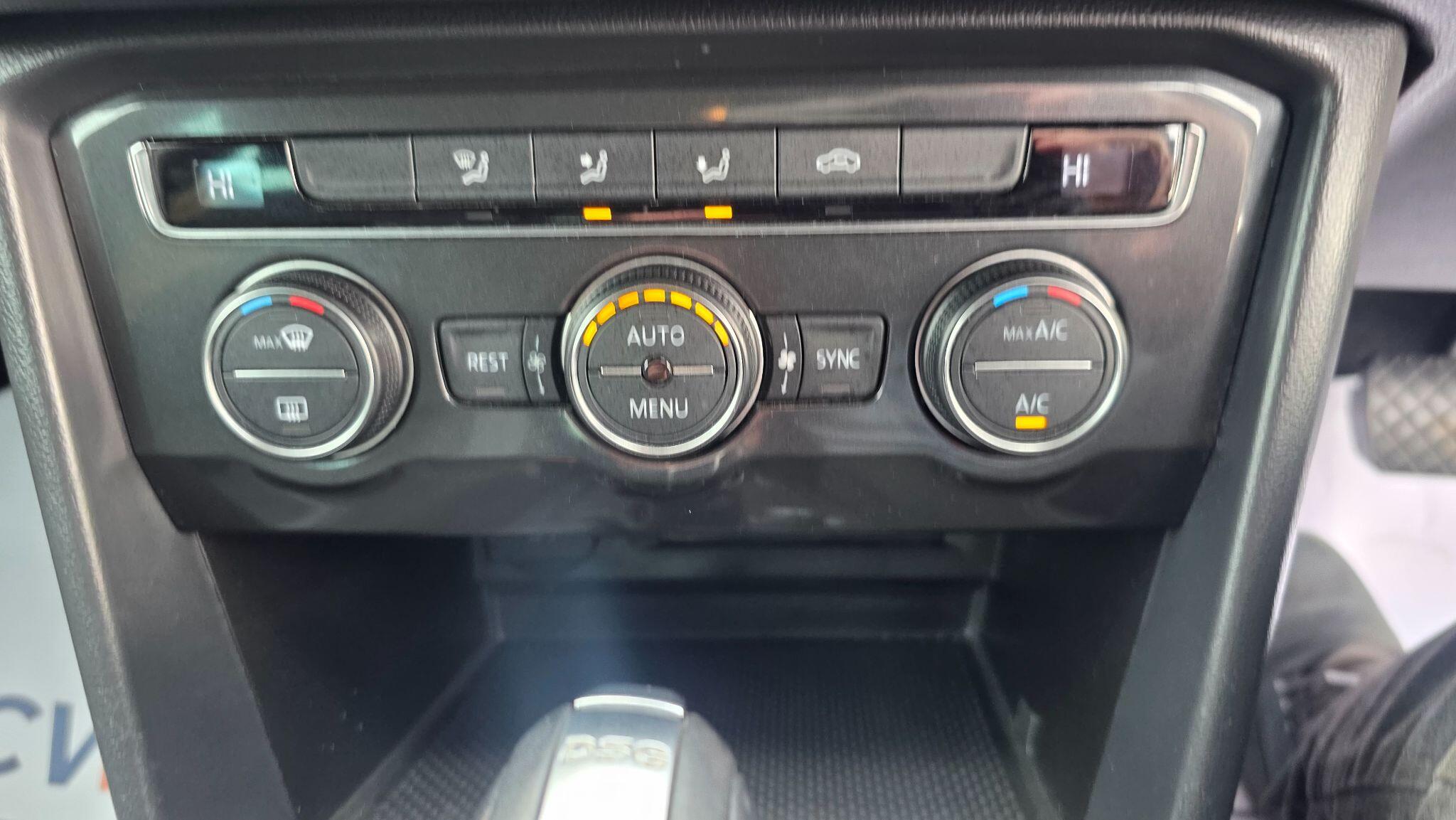 Volkswagen Tiguan - Image 38