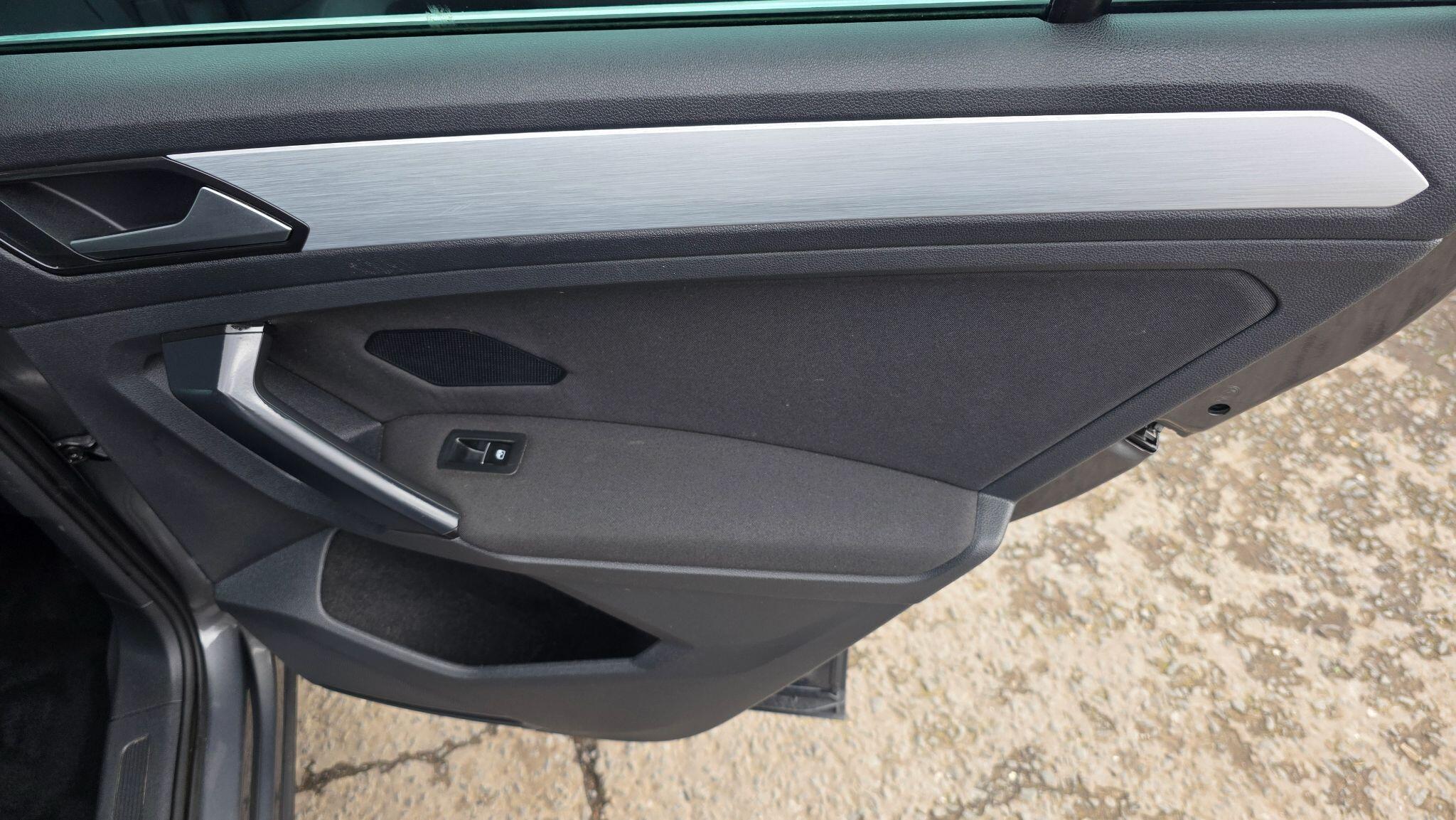 Volkswagen Tiguan - Image 46