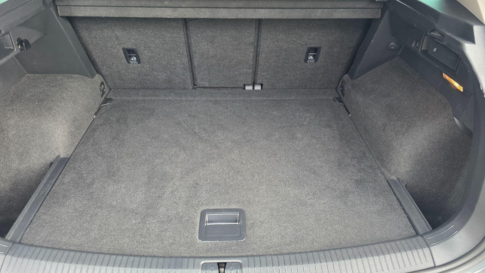 Volkswagen Tiguan - Image 47