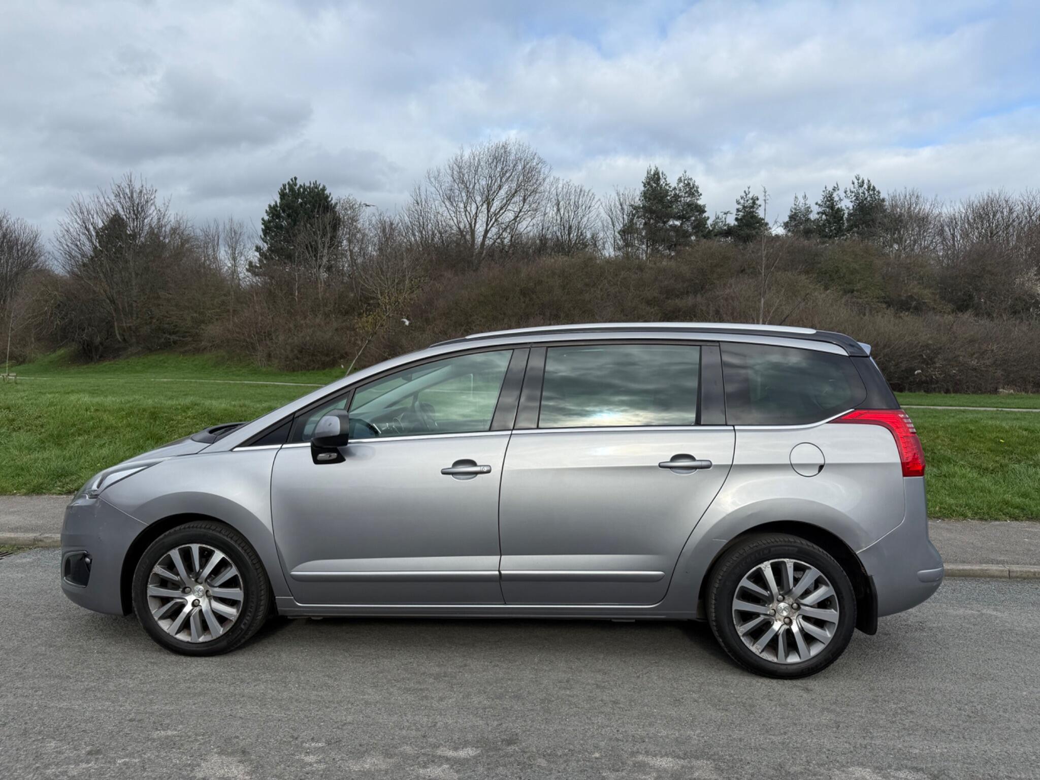Peugeot 5008 - Image 10