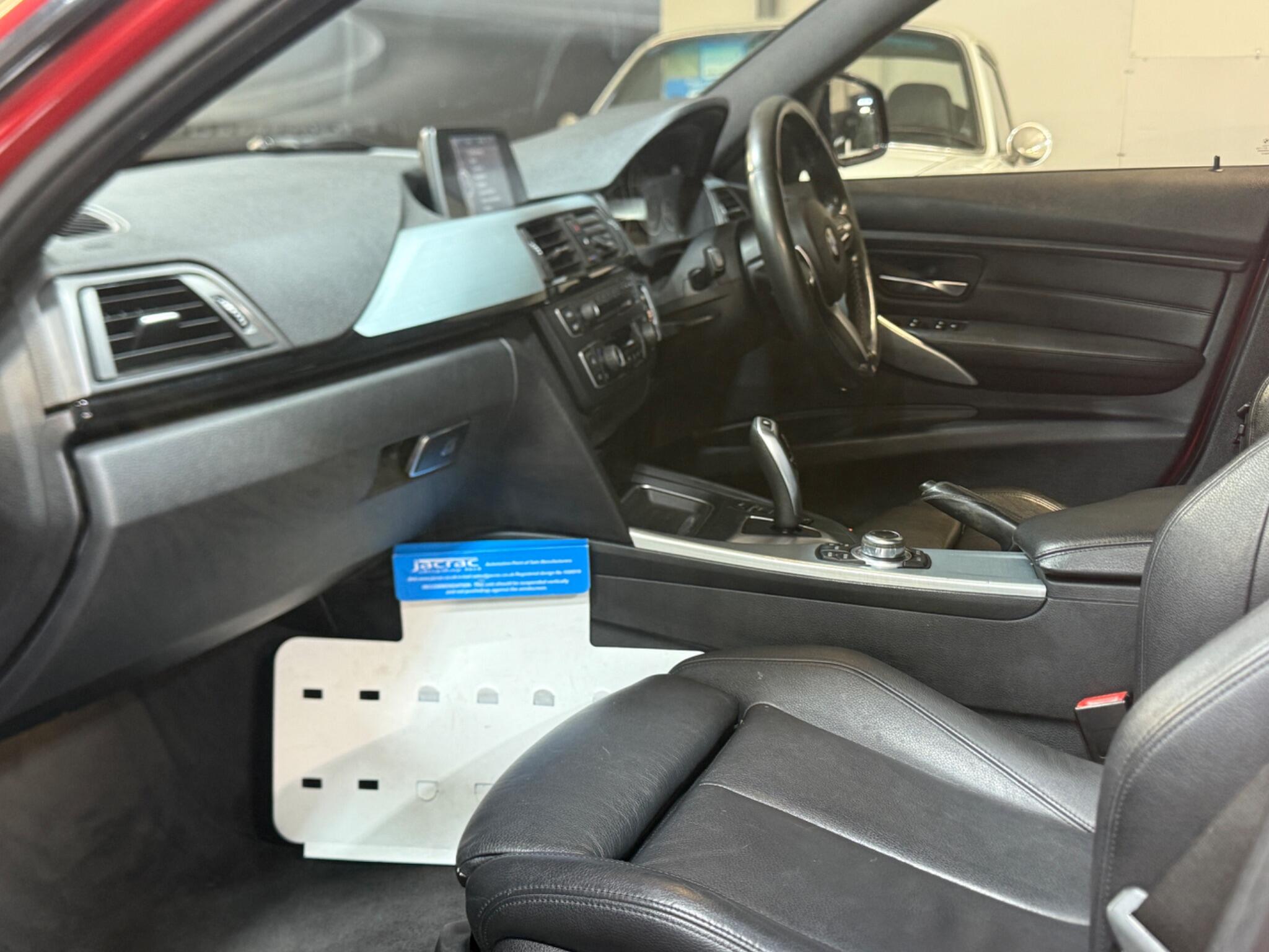 BMW 3 Series - Image 10