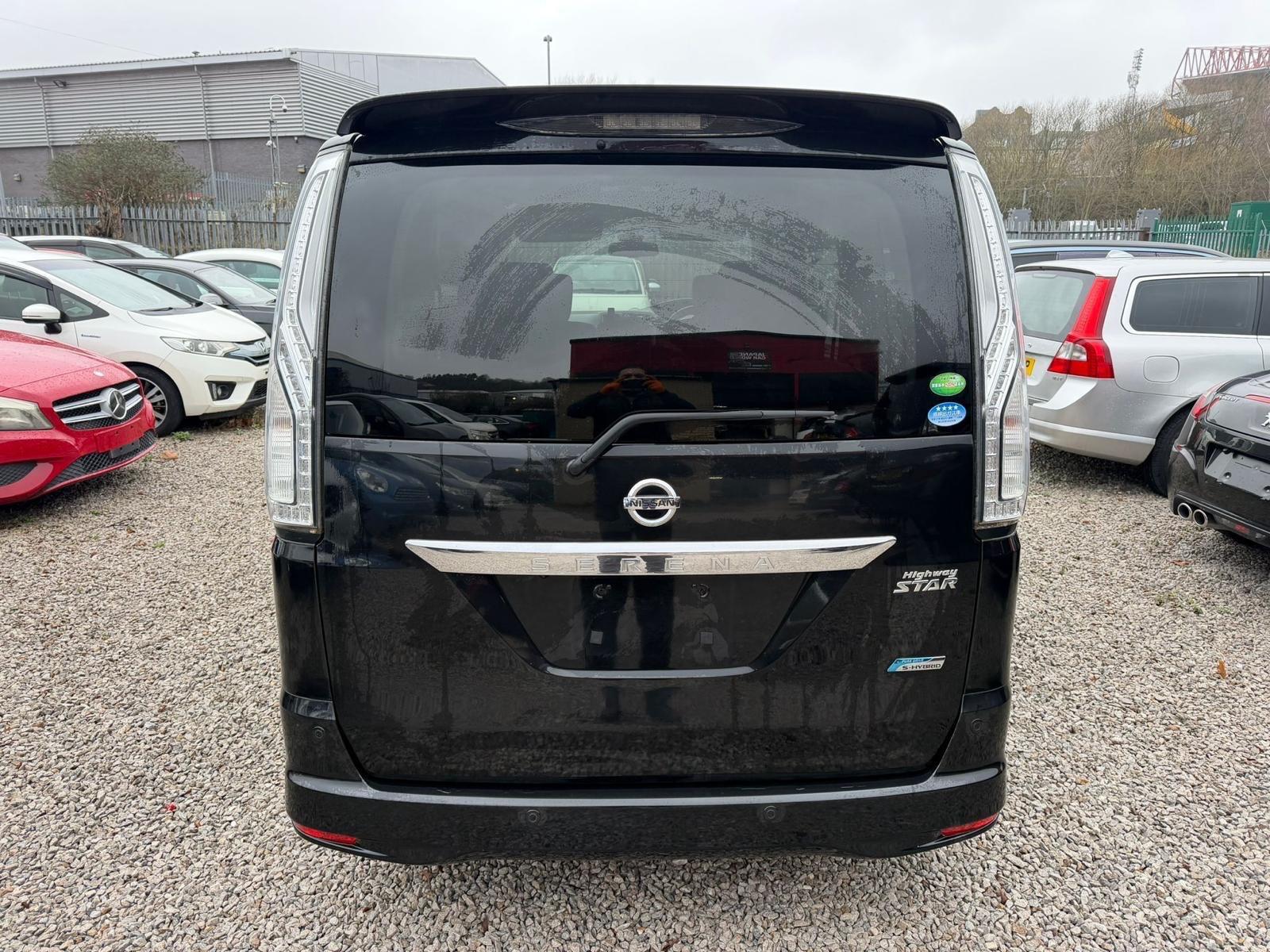 Nissan Serena - Image 4