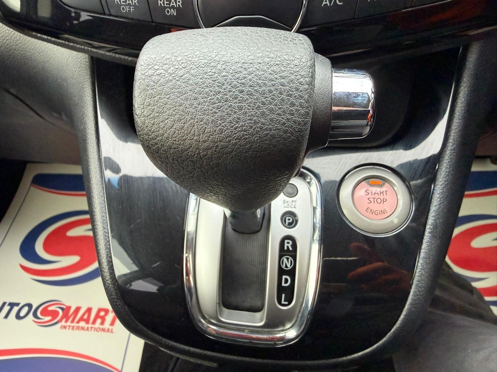 Nissan Serena - Image 18