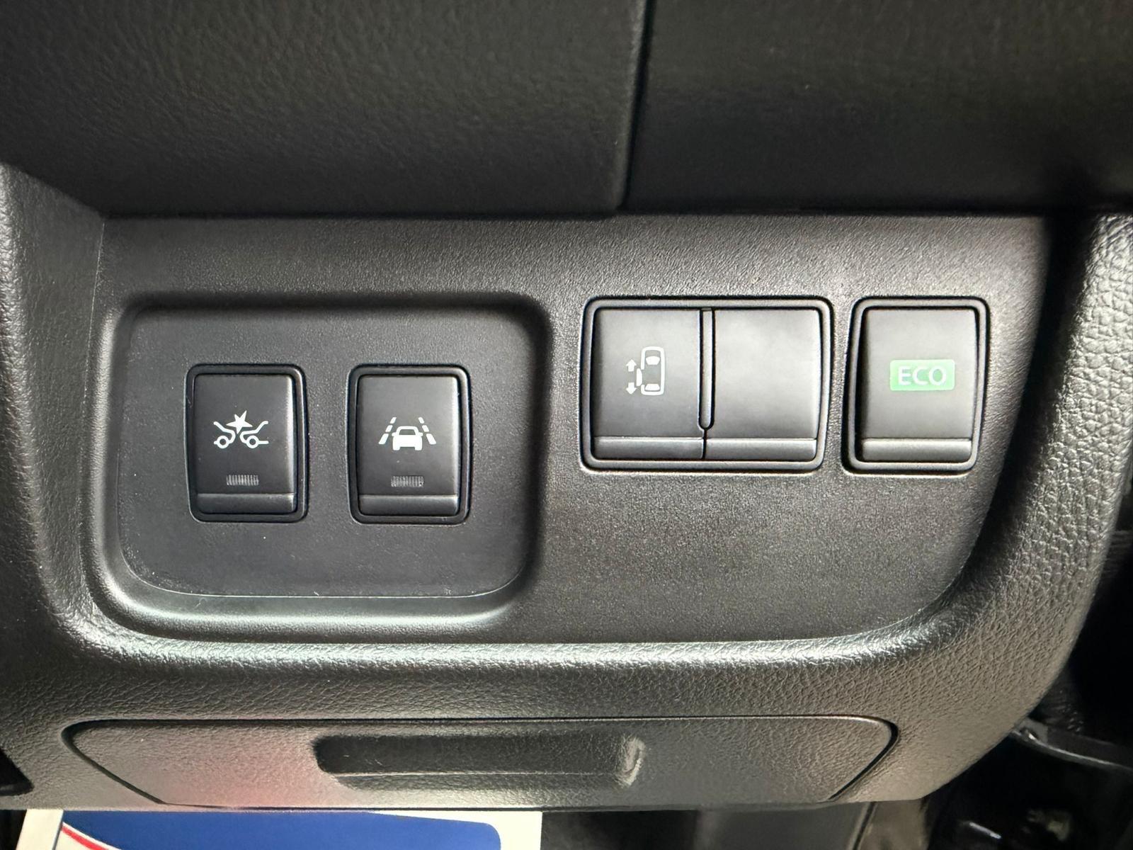 Nissan Serena - Image 20