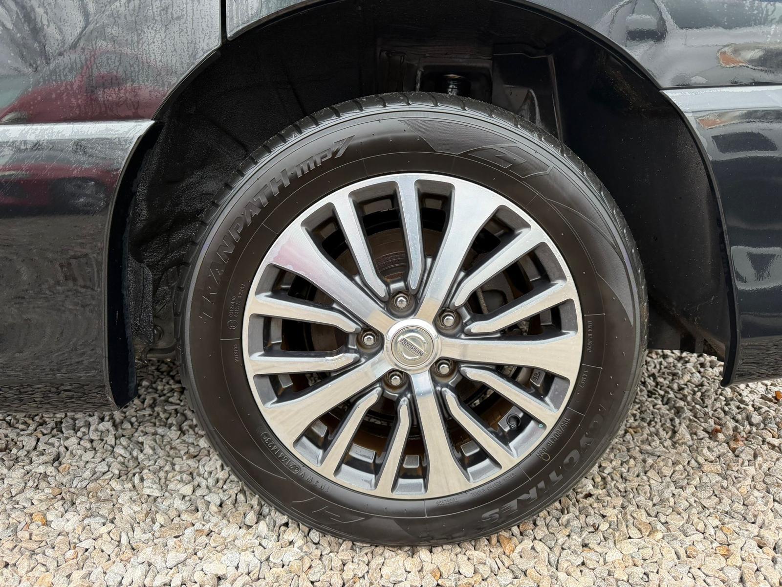 Nissan Serena - Image 24