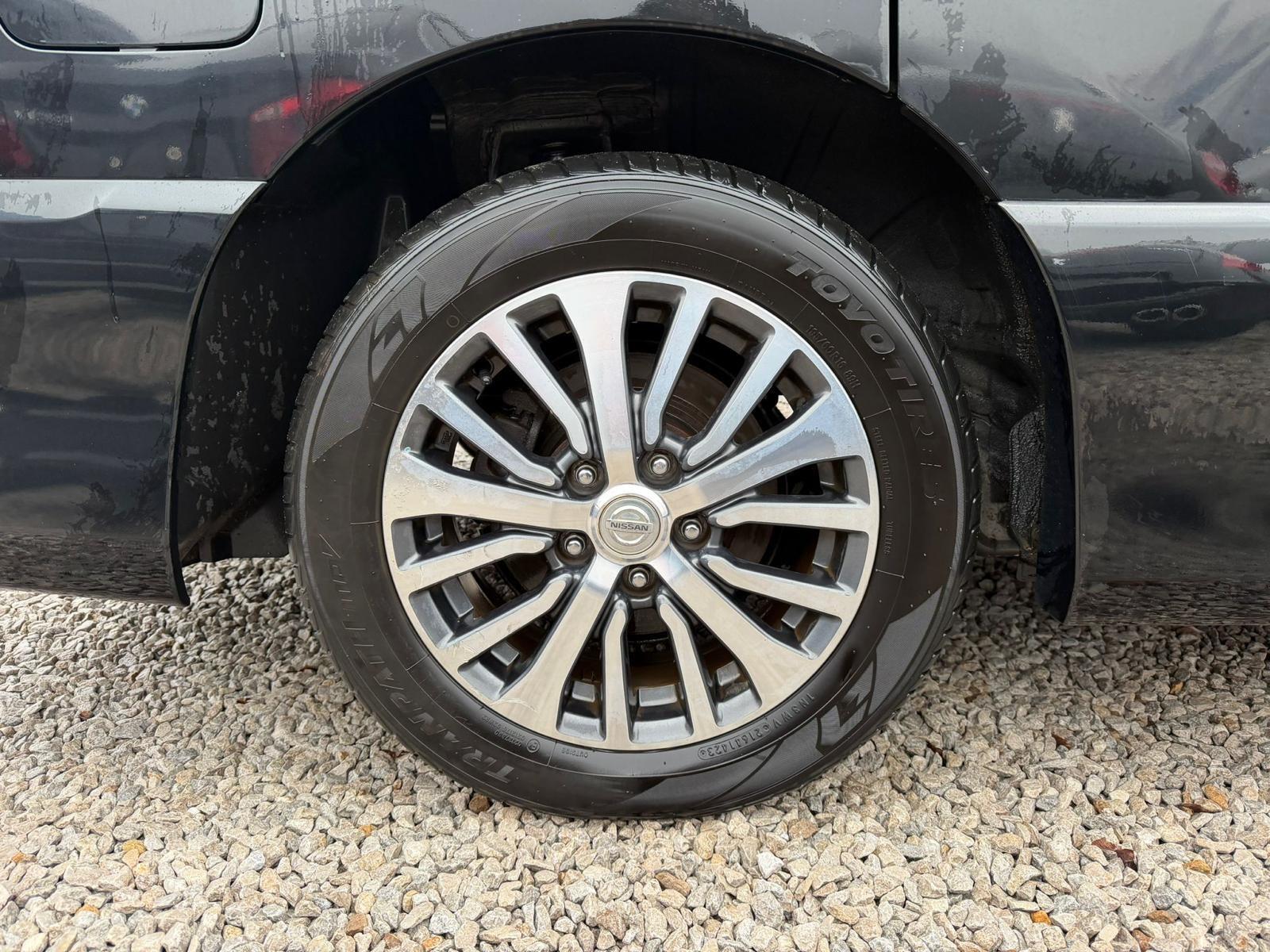 Nissan Serena - Image 25